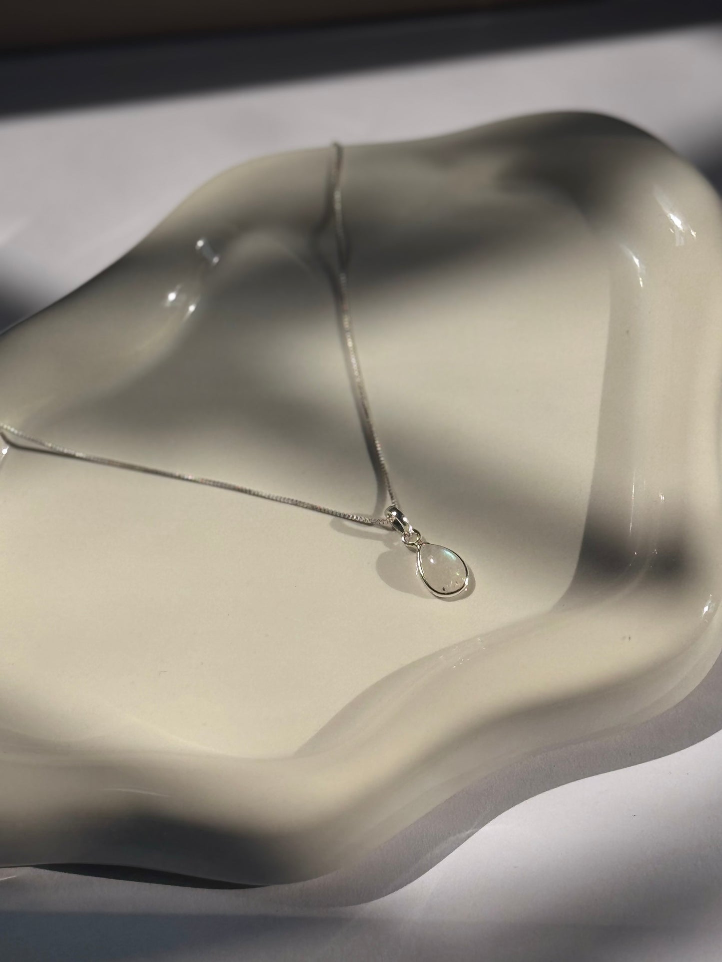 Pendentif Pierre de Lune – Intuition & Féminité