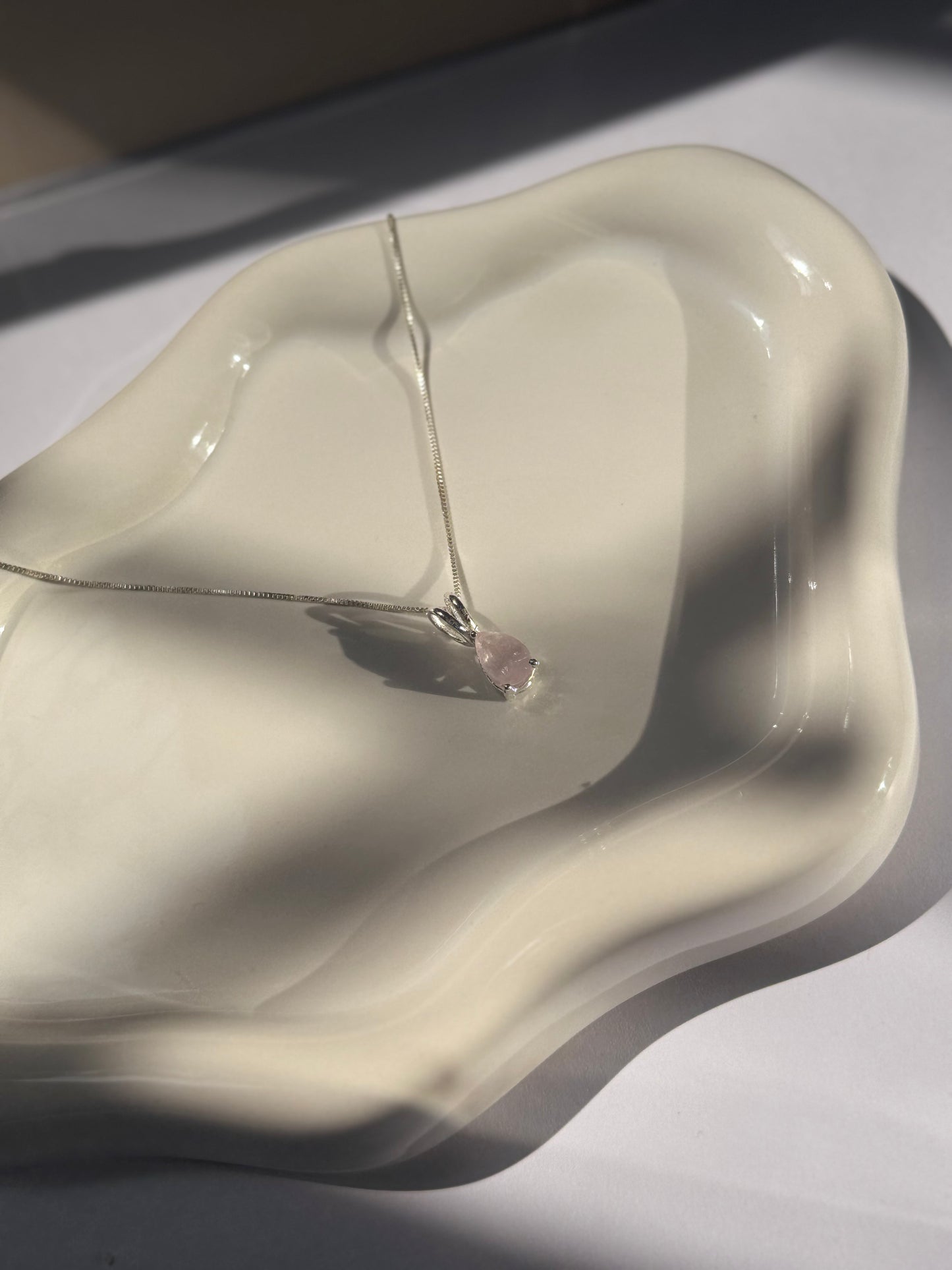 Pendentif Quartz Rose – Éclat de douceur