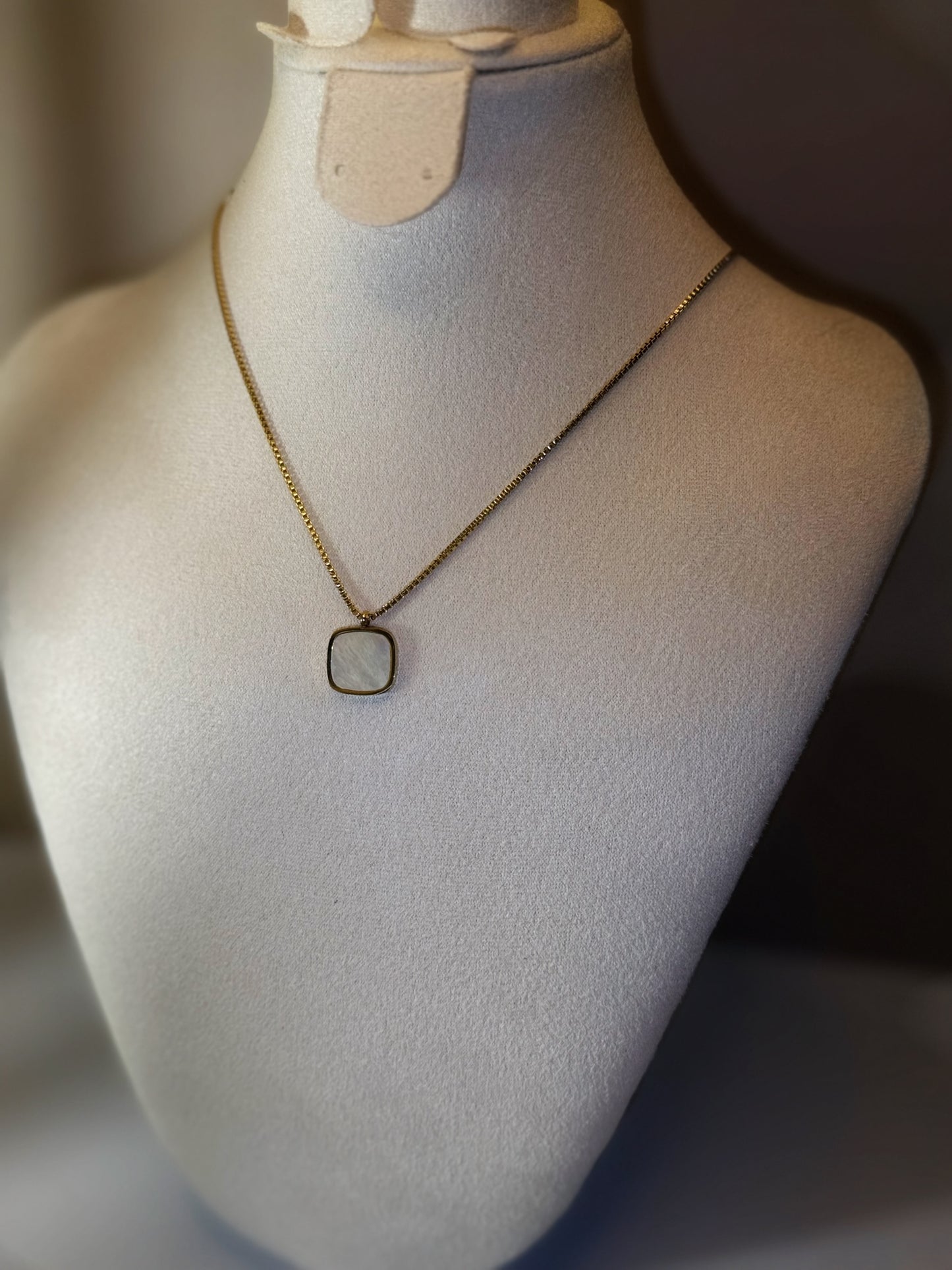 Collier Lune Carrée