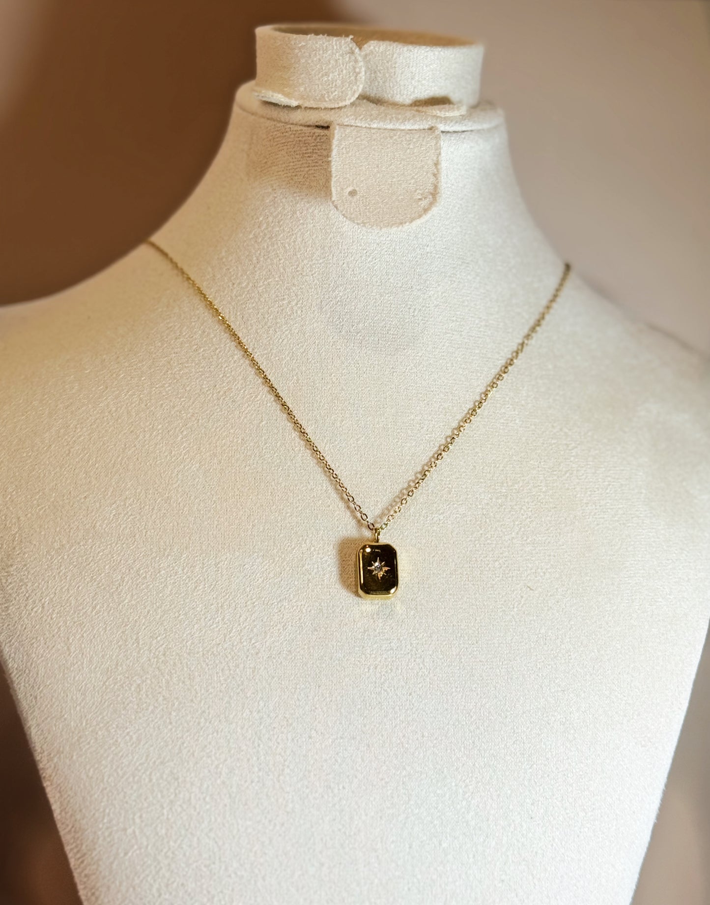 Collier Étoile Dorée