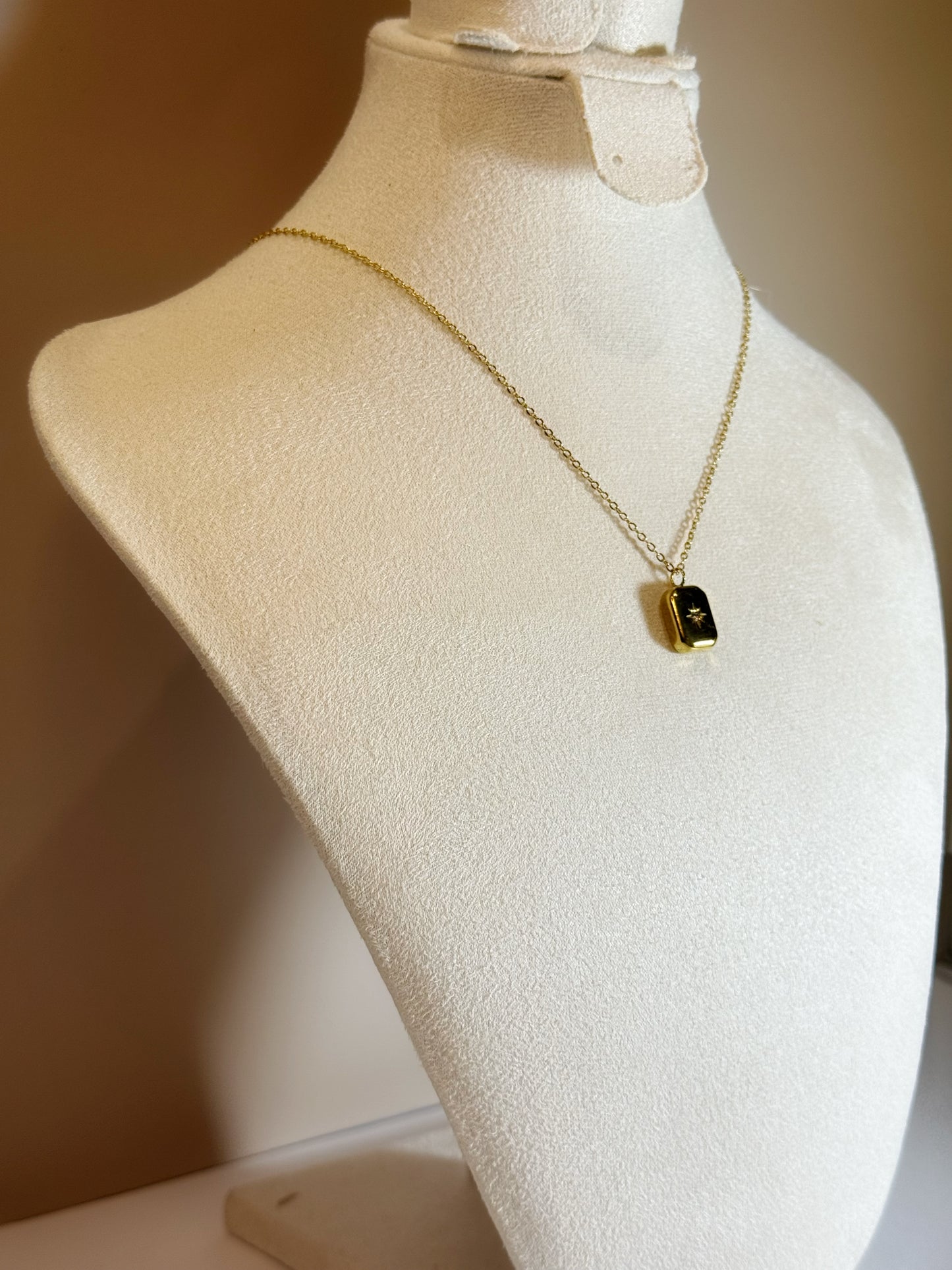 Collier Étoile Dorée