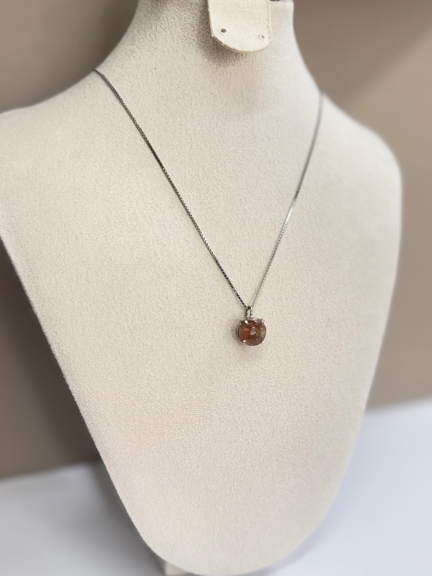 Collier Lueur d’Aurore (Pierre de Soleil)