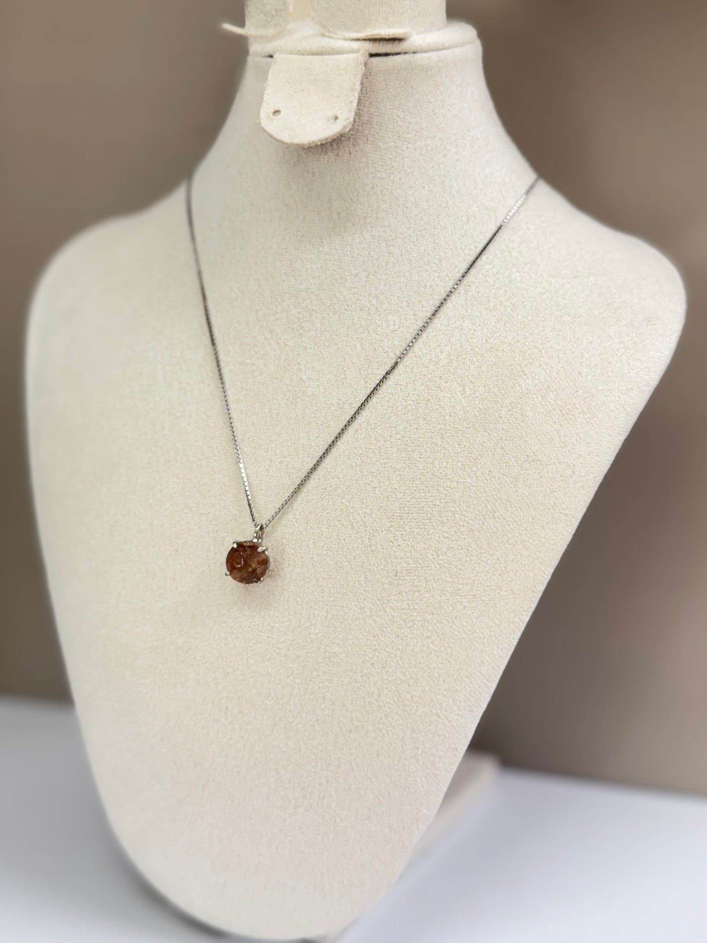 Collier Lueur d’Aurore (Pierre de Soleil)