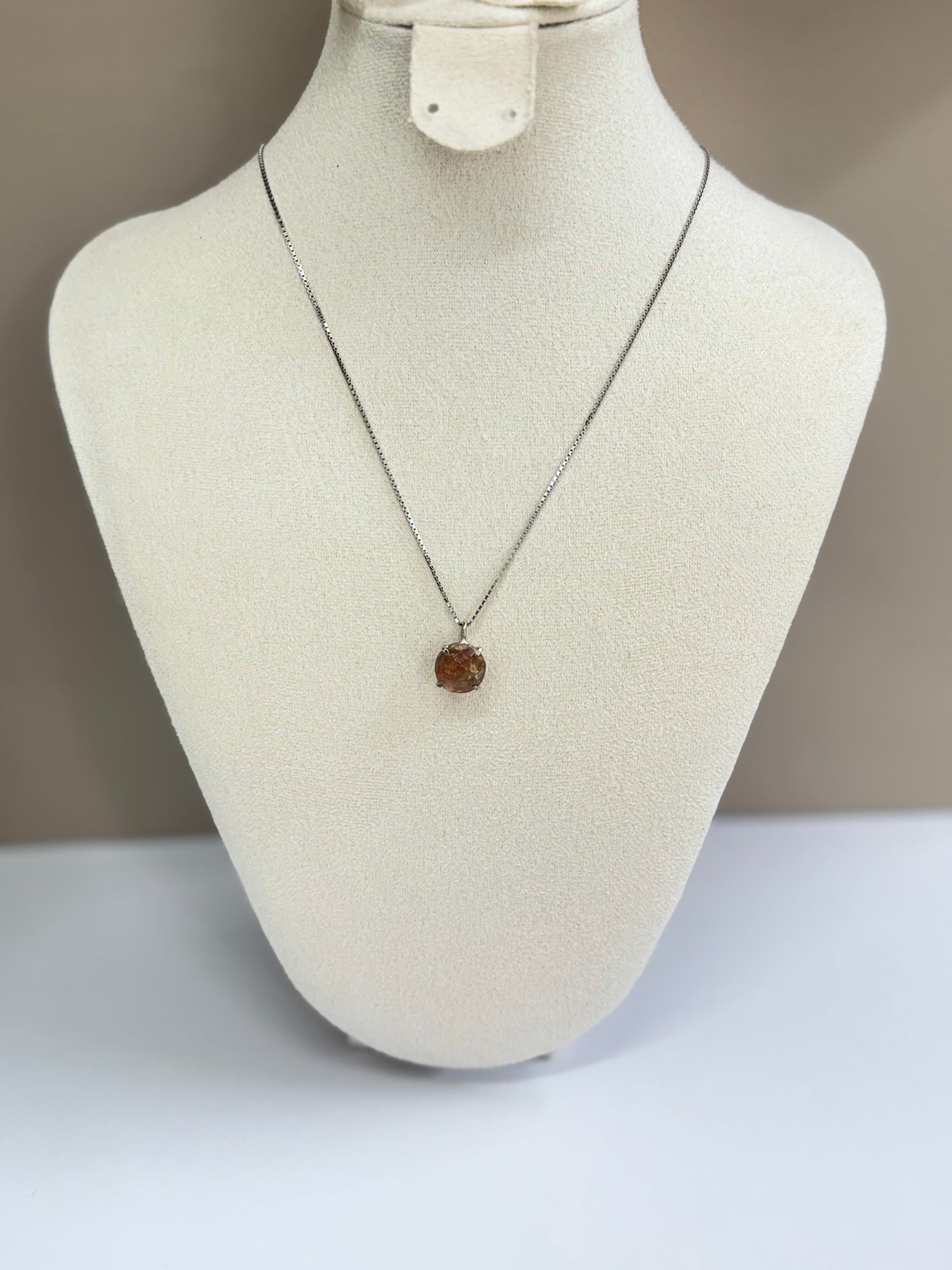 Collier Lueur d’Aurore (Pierre de Soleil)