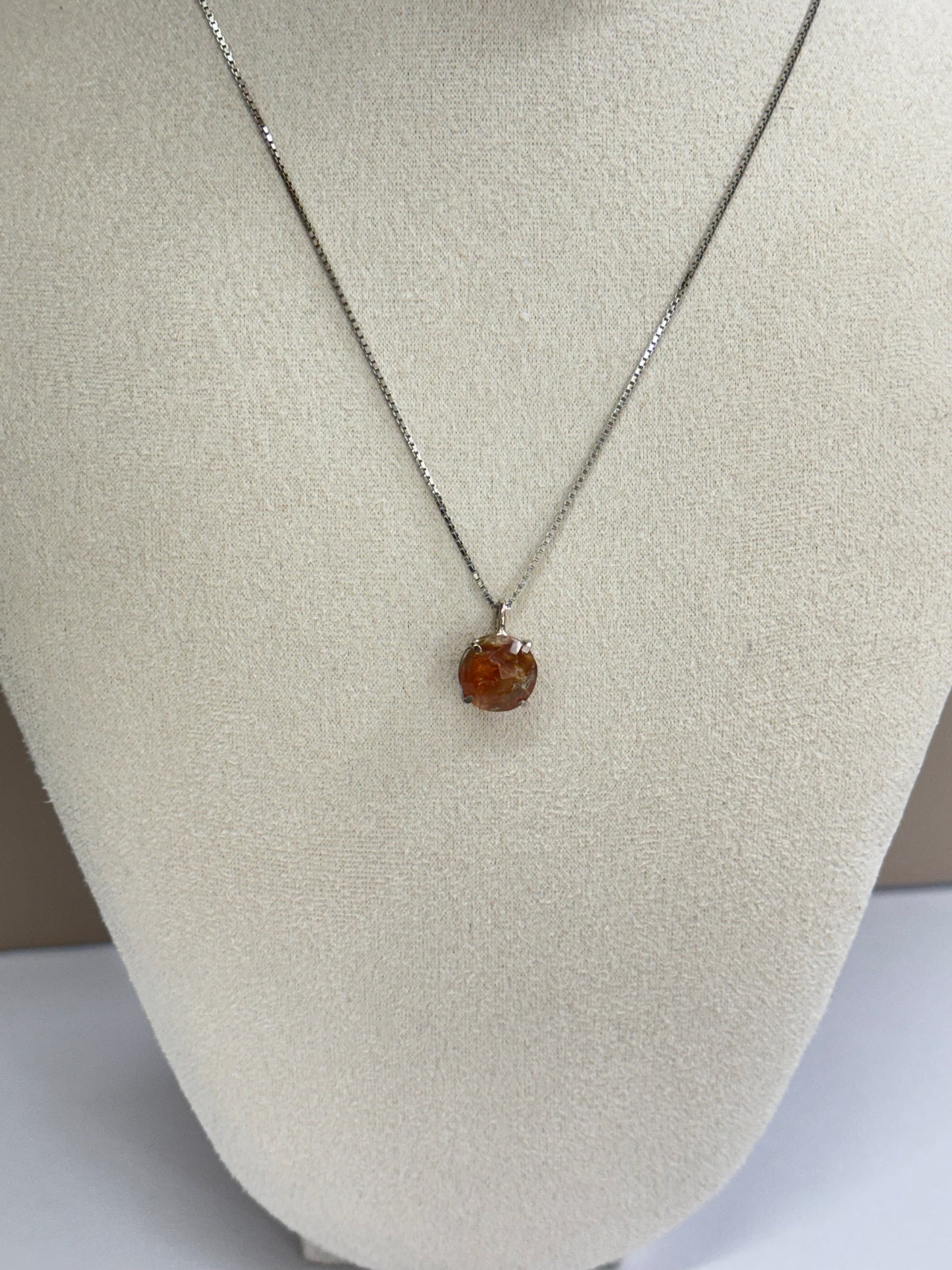 Collier Lueur d’Aurore (Pierre de Soleil)