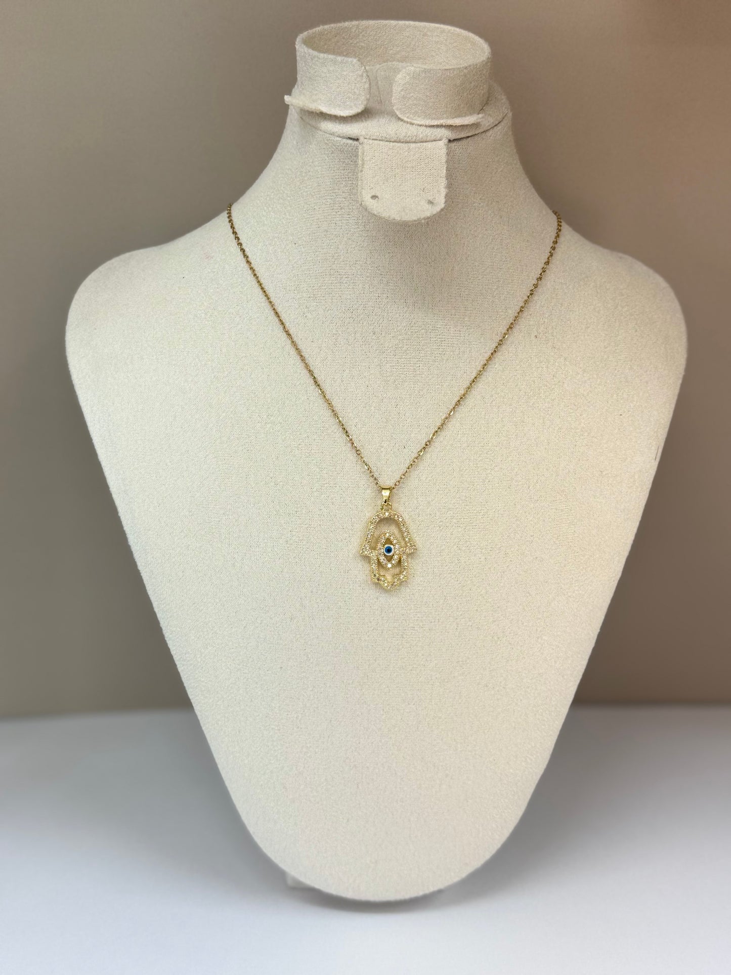 Collier Main Protectrice
