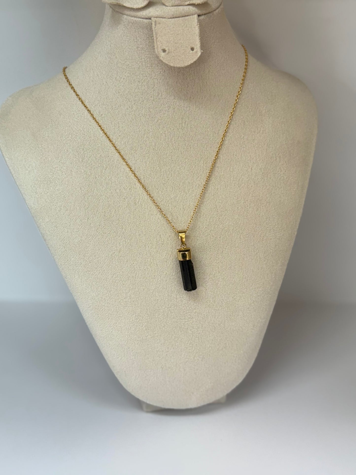 Collier Bouclier d’Ombre
