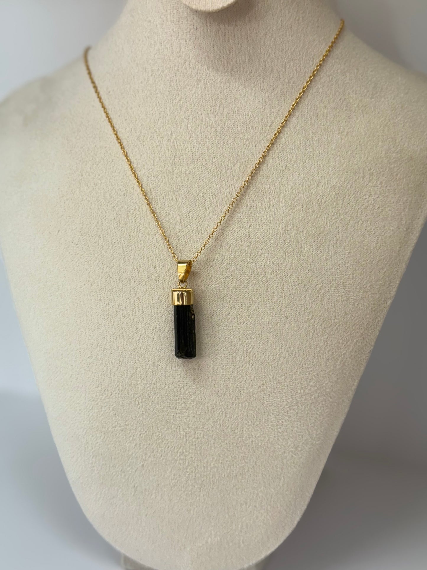 Collier Bouclier d’Ombre