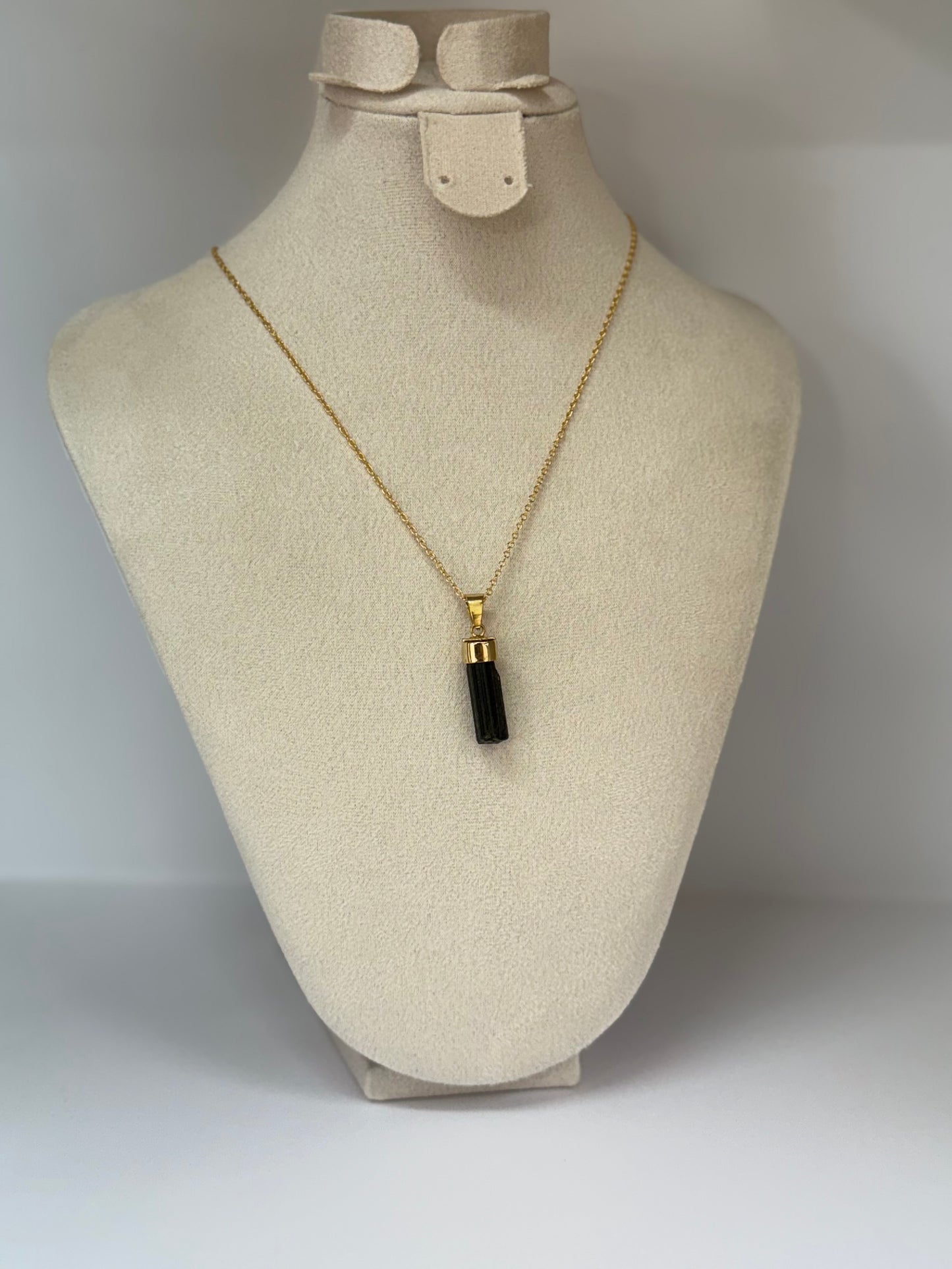 Collier Bouclier d’Ombre