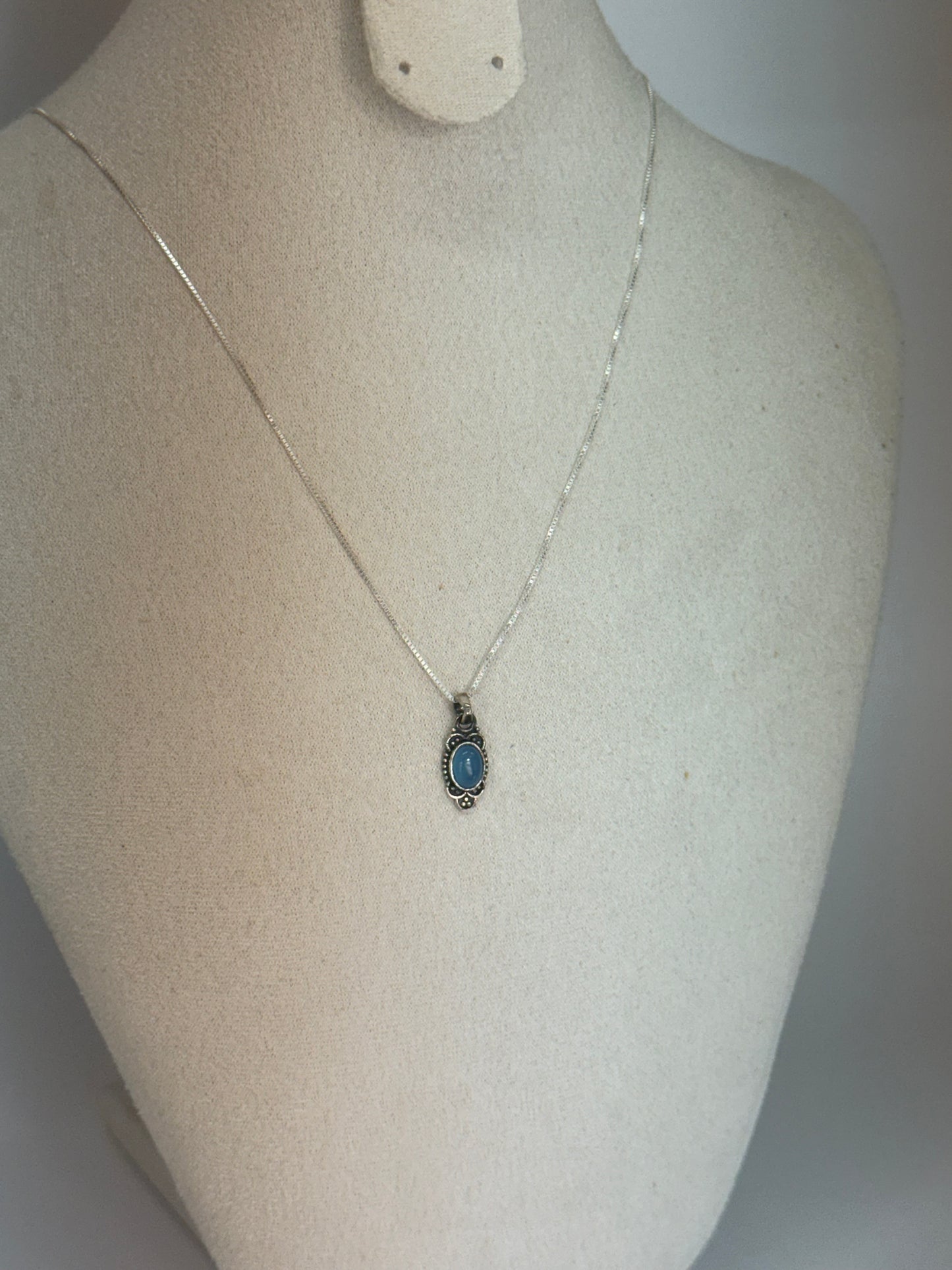 Pendentif en Cyanite naturelle