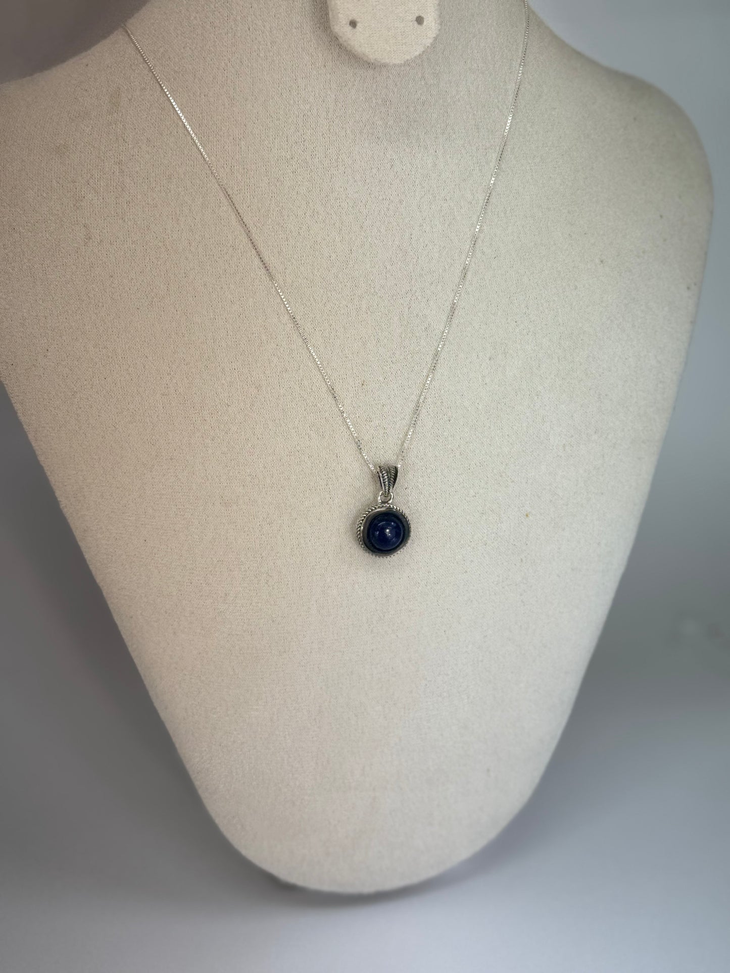 Pendentif rond en Lapis Lazuli naturel