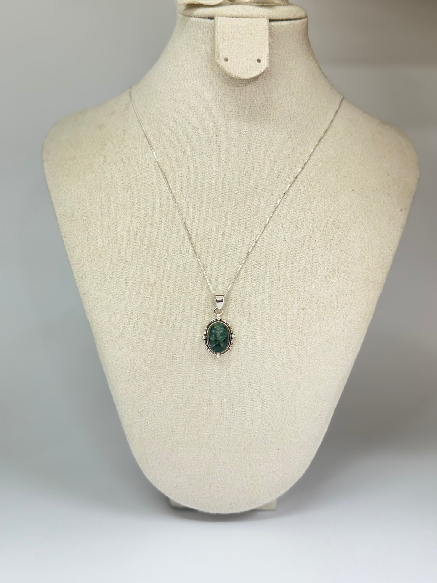 Pendentif en Séraphinite naturelle