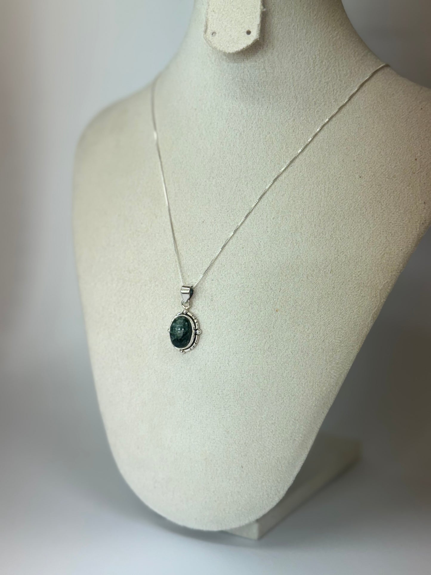 Pendentif en Séraphinite naturelle