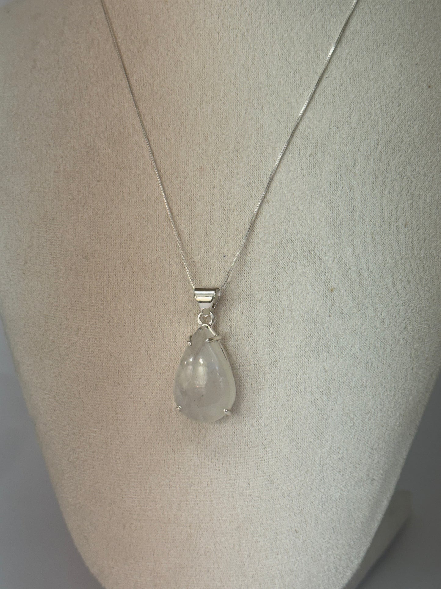 Pendentif Pierre de Lune – Intuition & Féminité