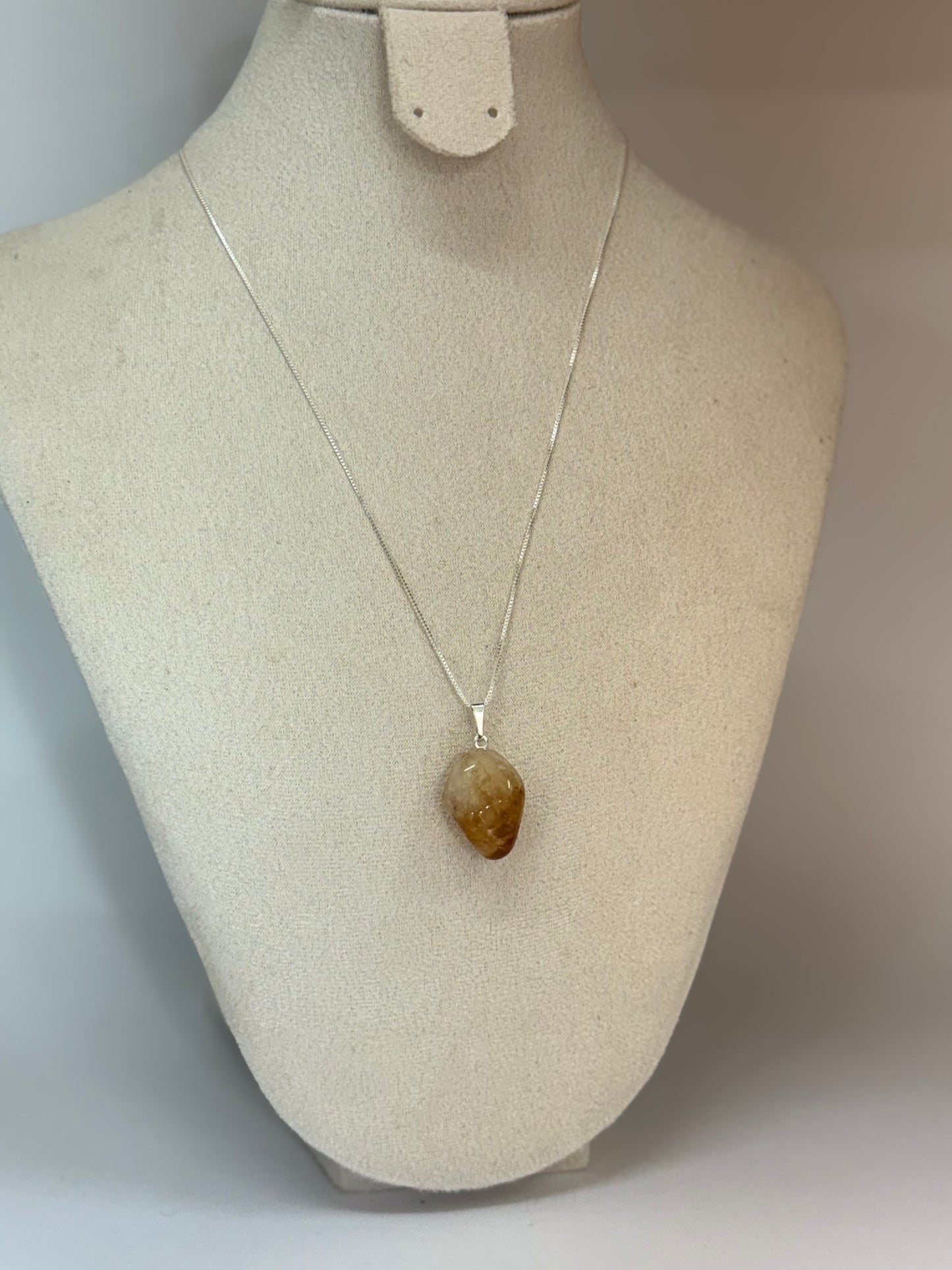 Pendentif Citrine – Énergie & Rayonnement
