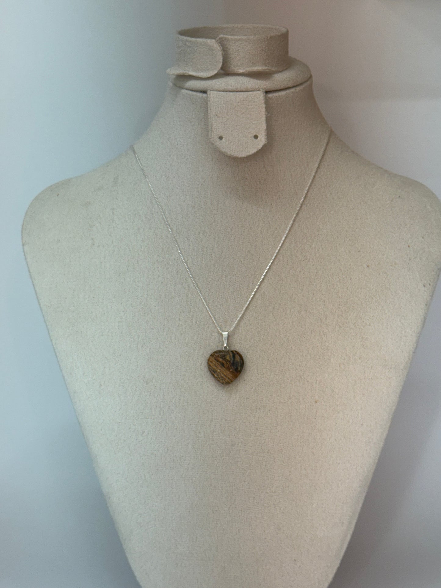 Pendentif Jaspe paysage – Amour enraciné