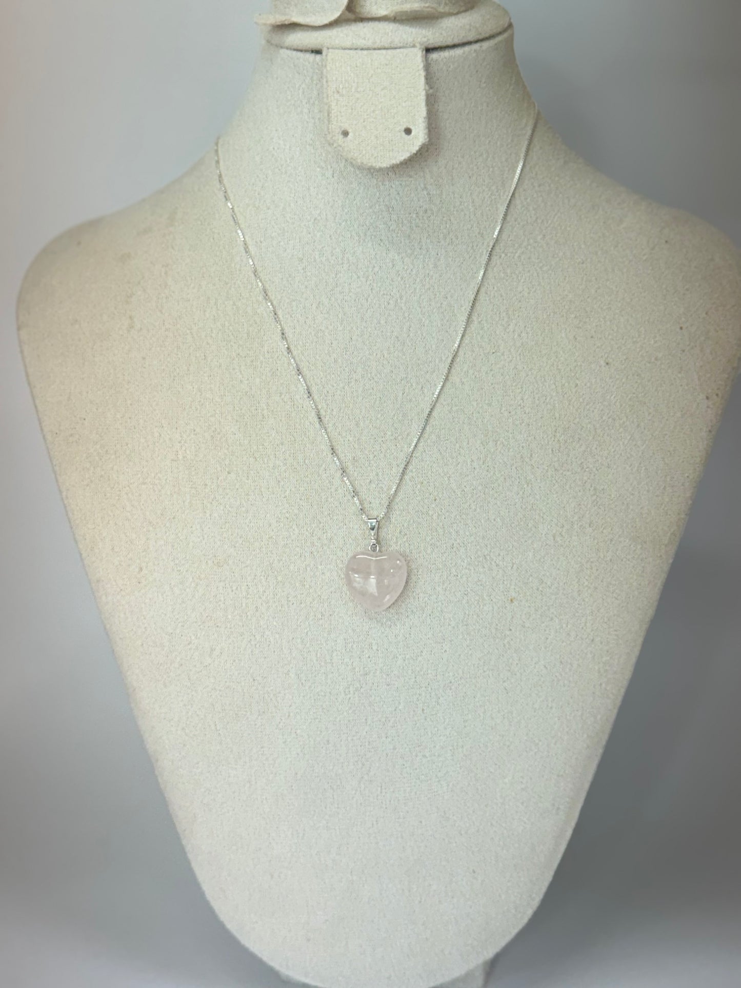 Pendentif Quartz Rose – Douceur du Cœur