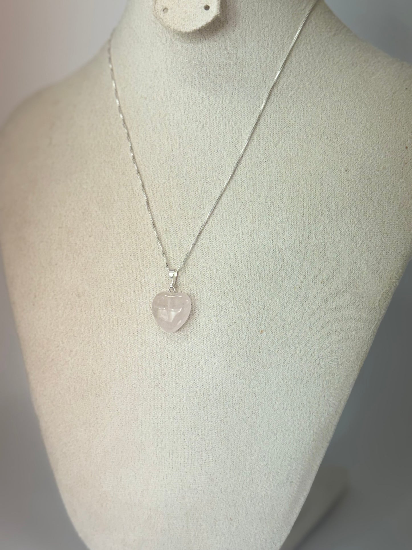 Pendentif Quartz Rose – Douceur du Cœur