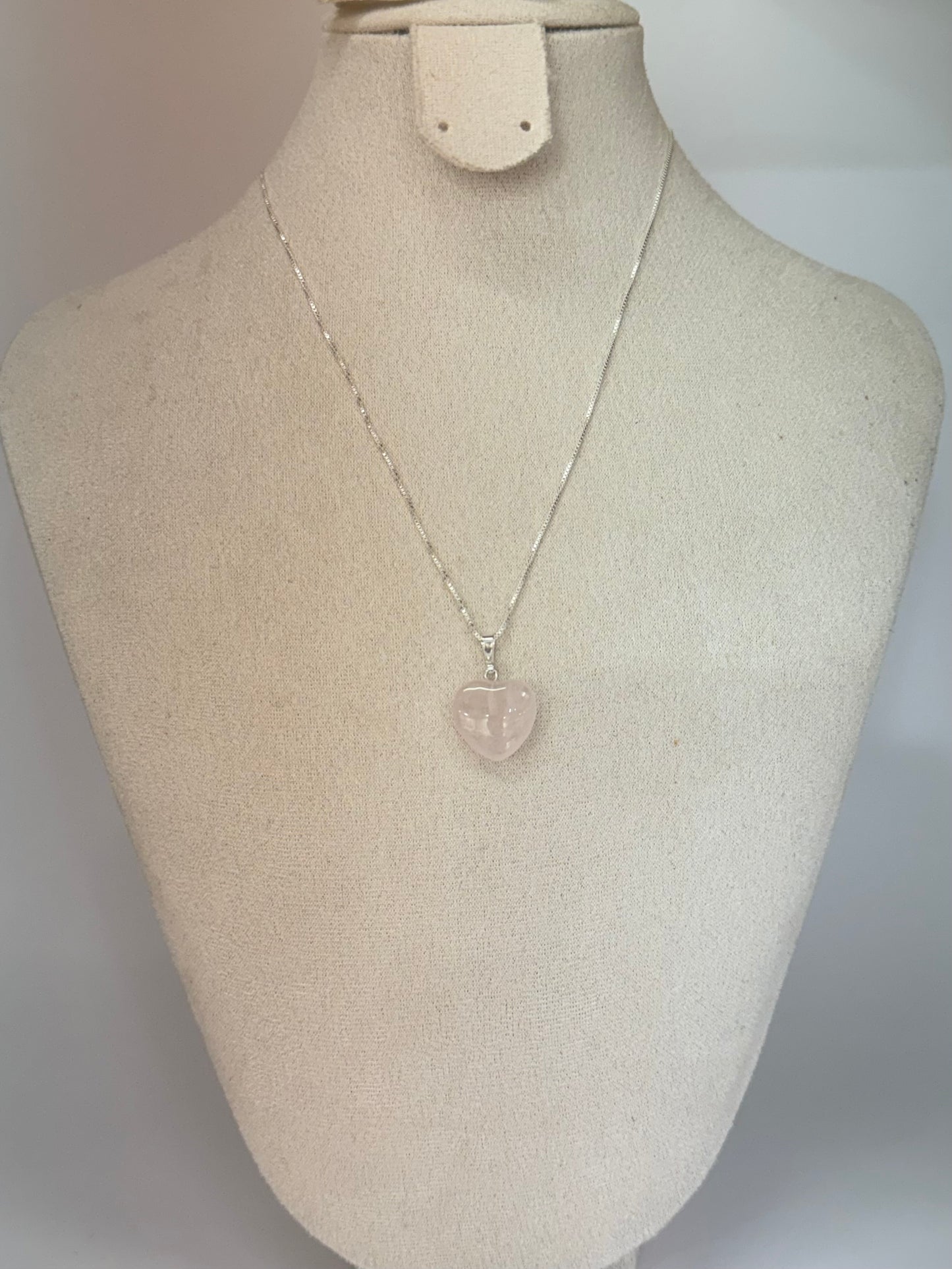 Pendentif Quartz Rose – Douceur du Cœur