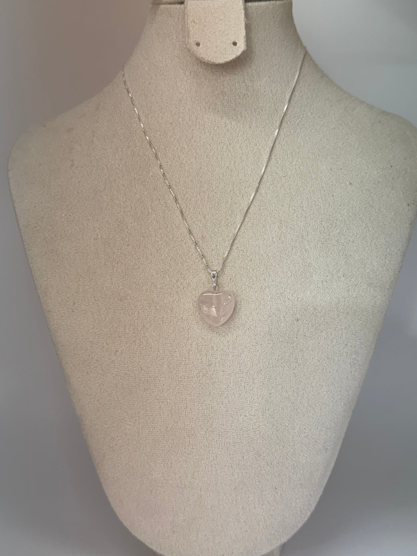 Pendentif Quartz Rose – Douceur du Cœur