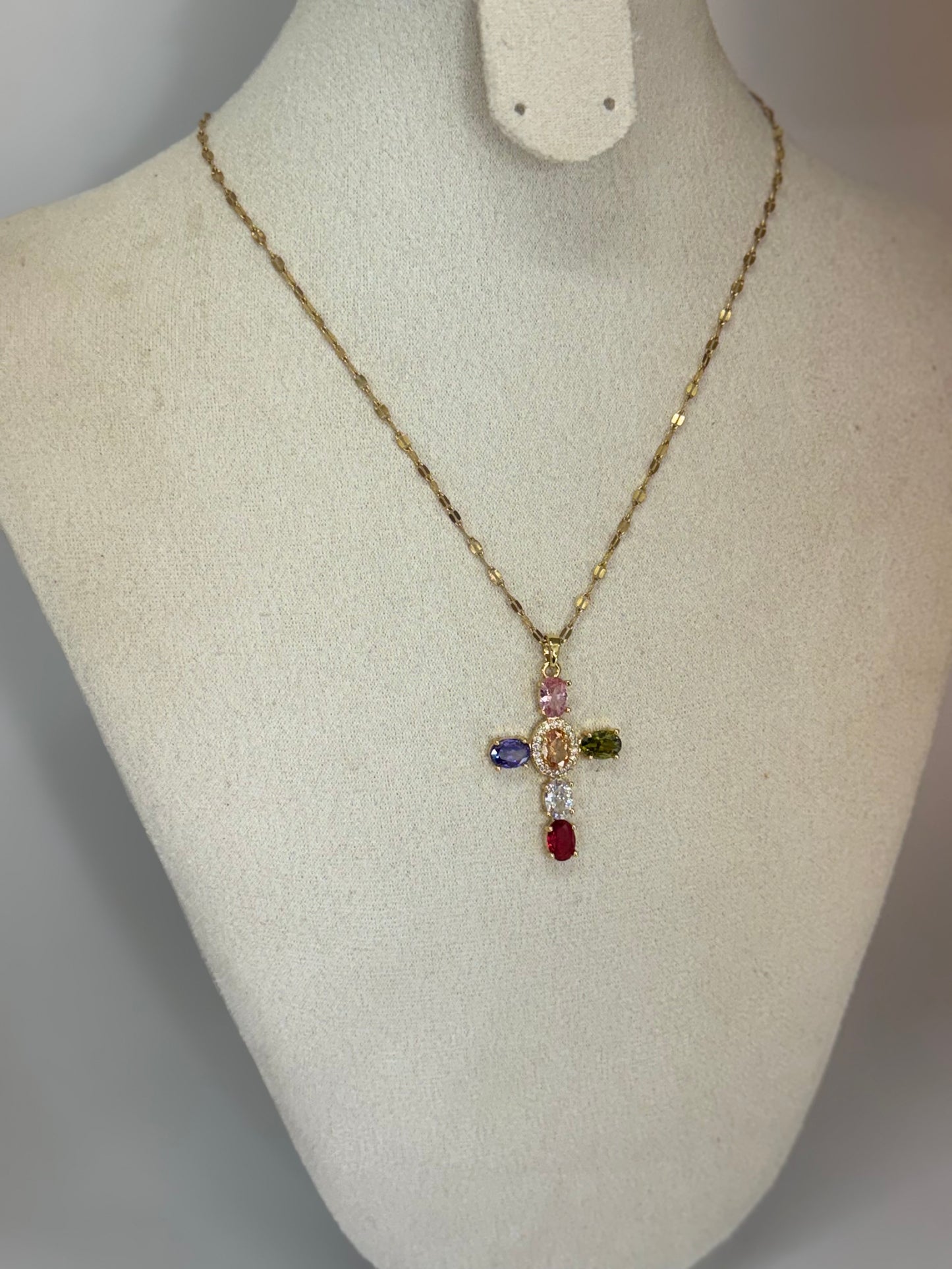 Collier Croix Multicolore – Éclat Arc-en-Ciel