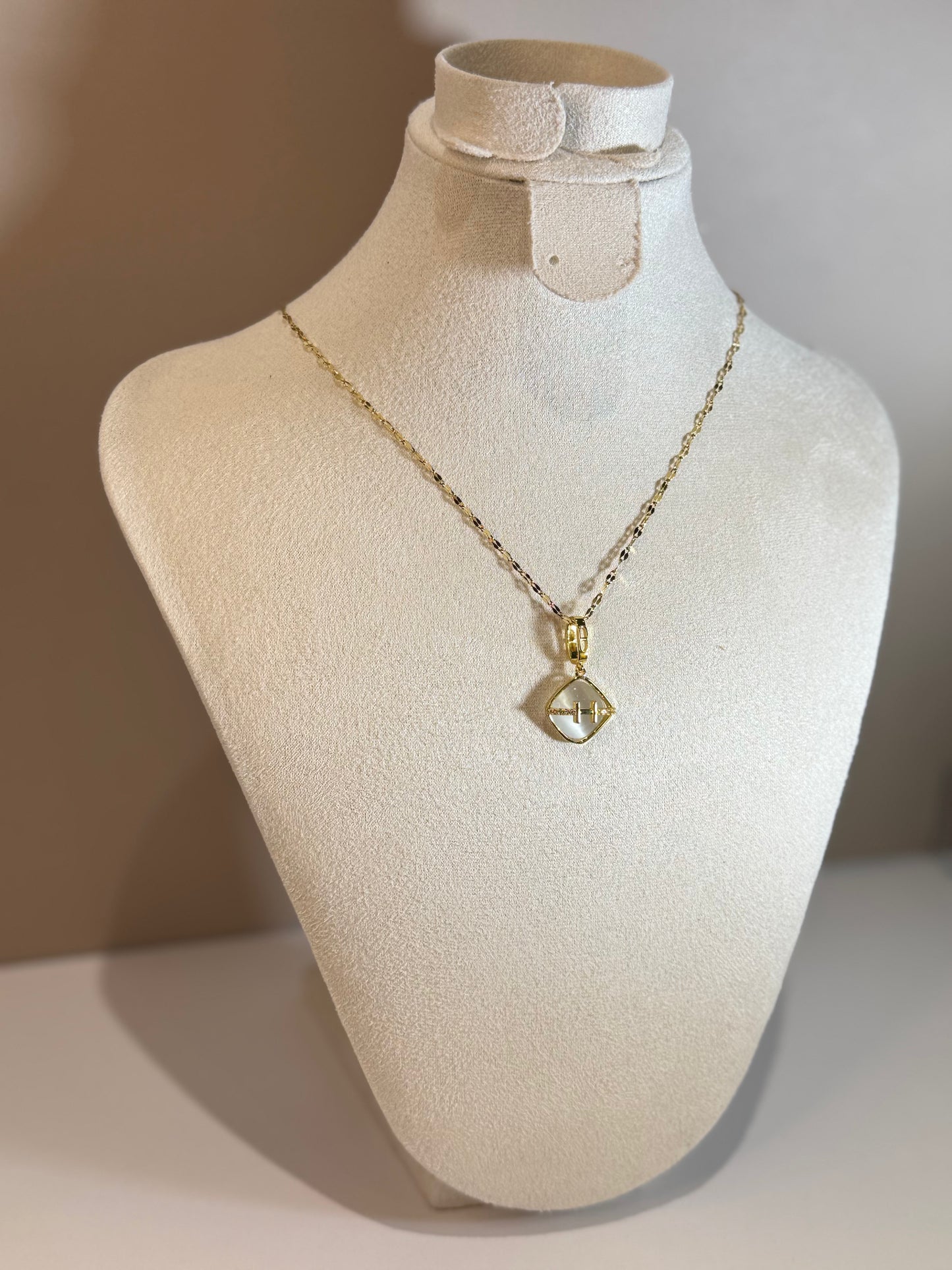 Collier Initiale Élégante