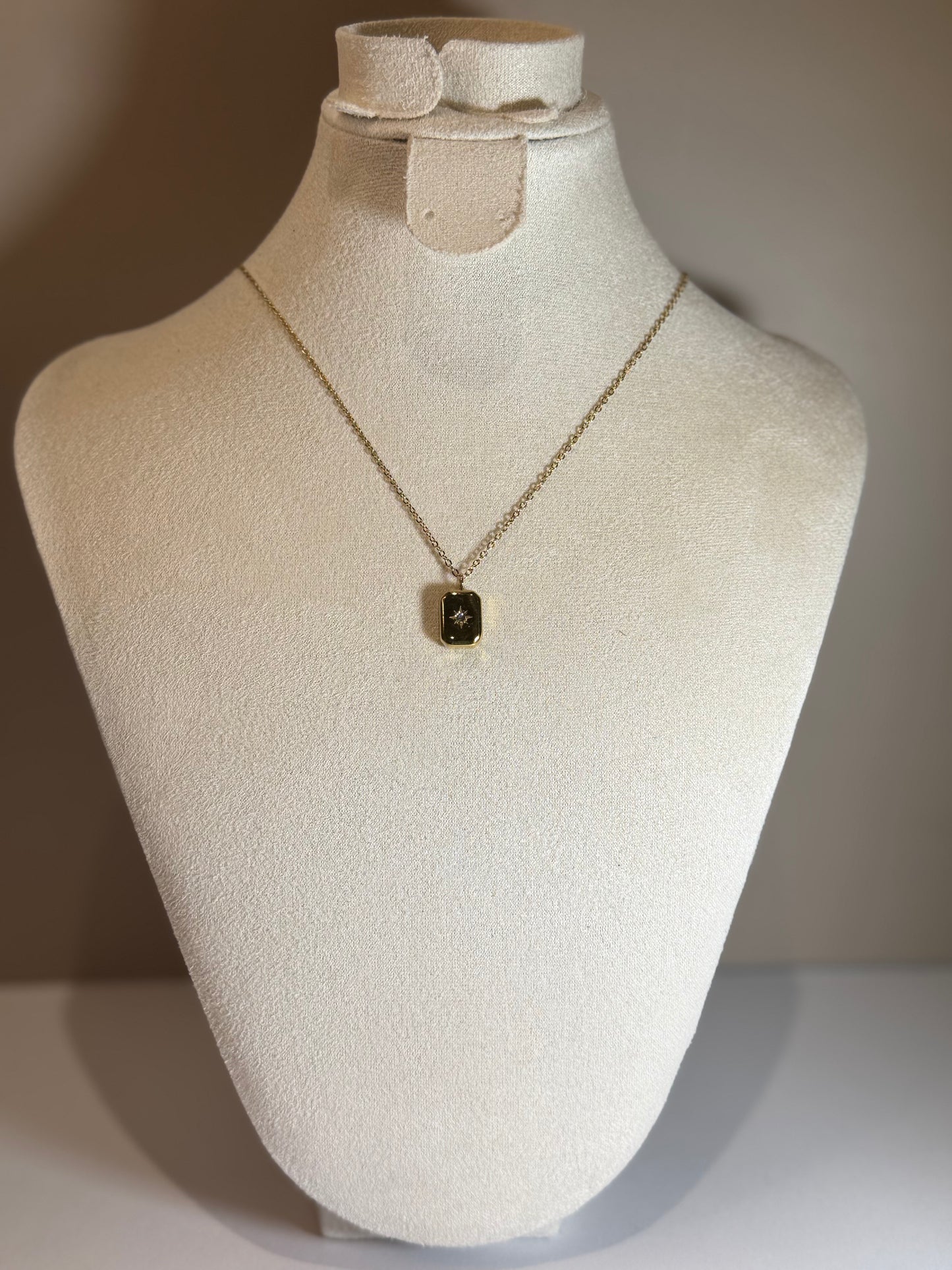 Collier Étoile Dorée