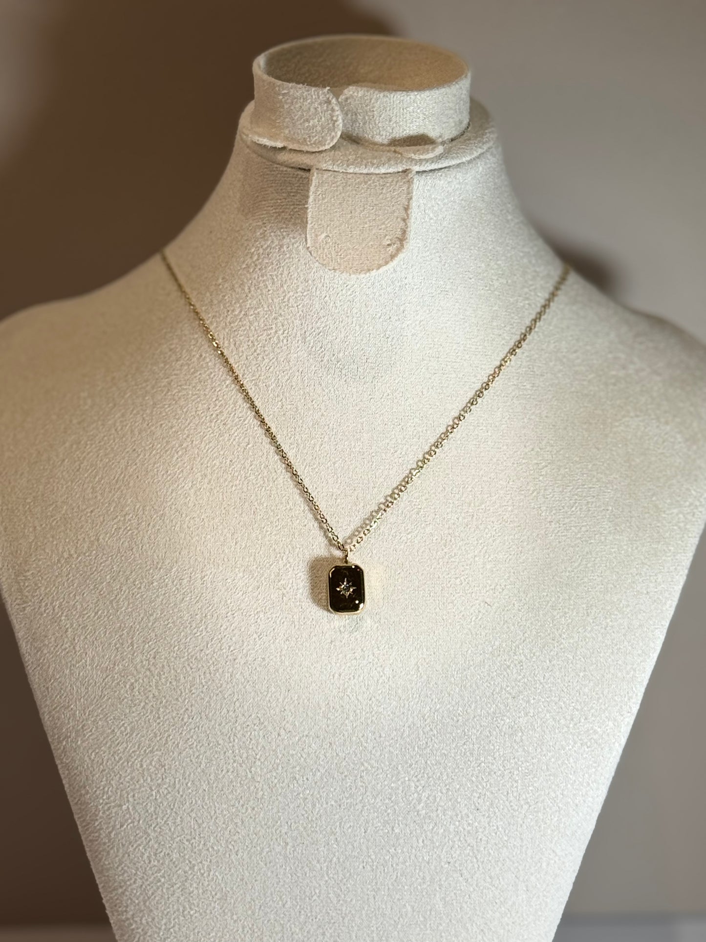 Collier Étoile Dorée