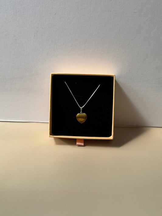 Pendentif Cœur en Œil de Tigre – Ancrage & Protection