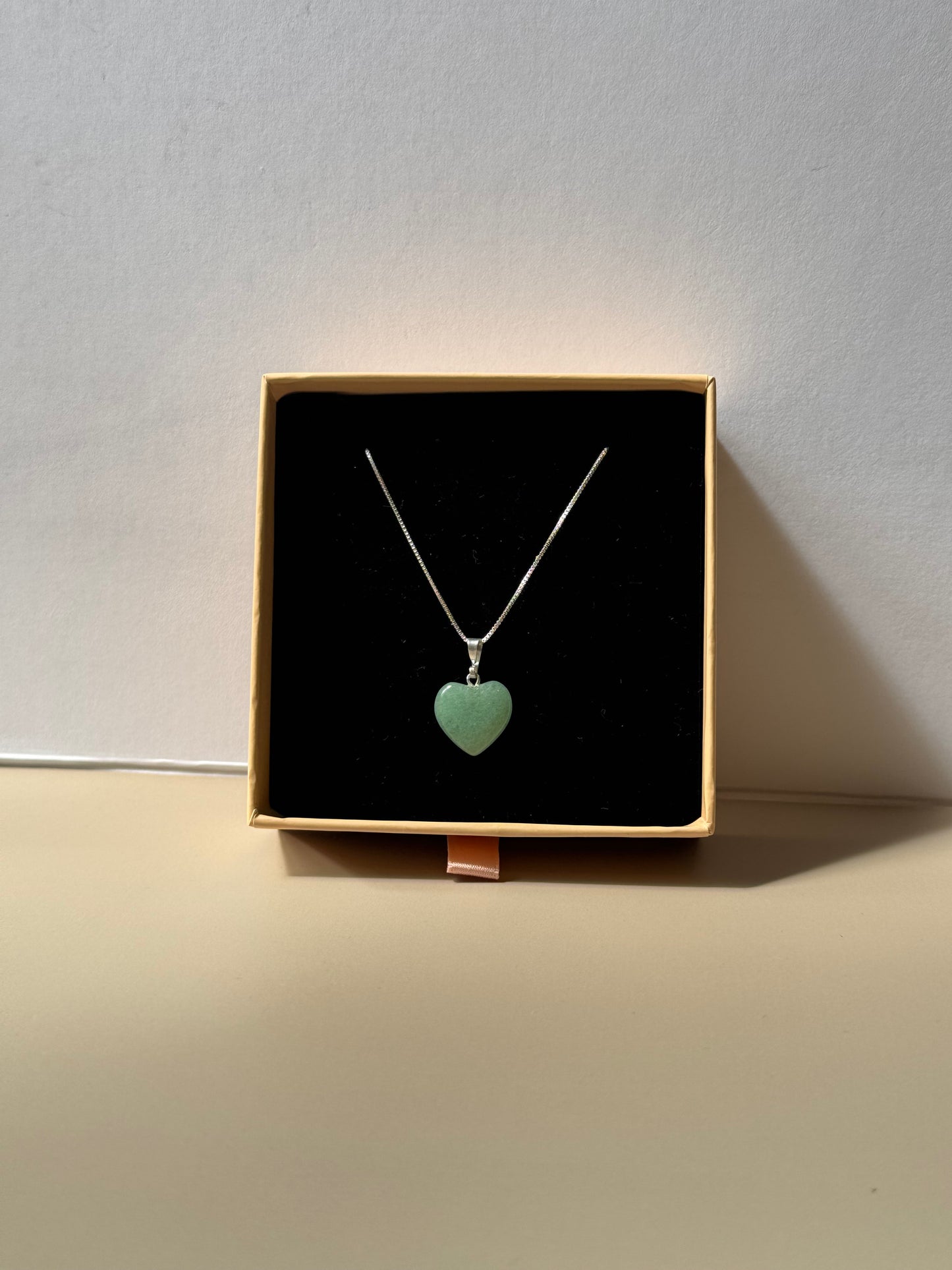 Pendentif Cœur en Jade Vert – Chance & Sérénité