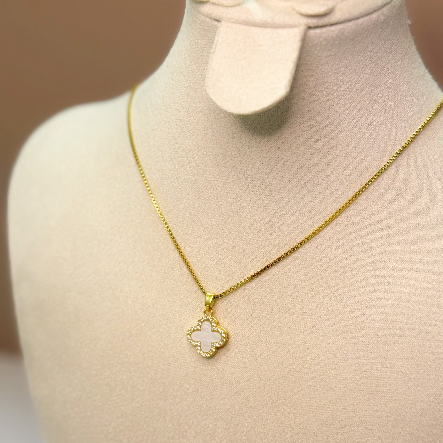 Collier Fleur D'Elise Blanche