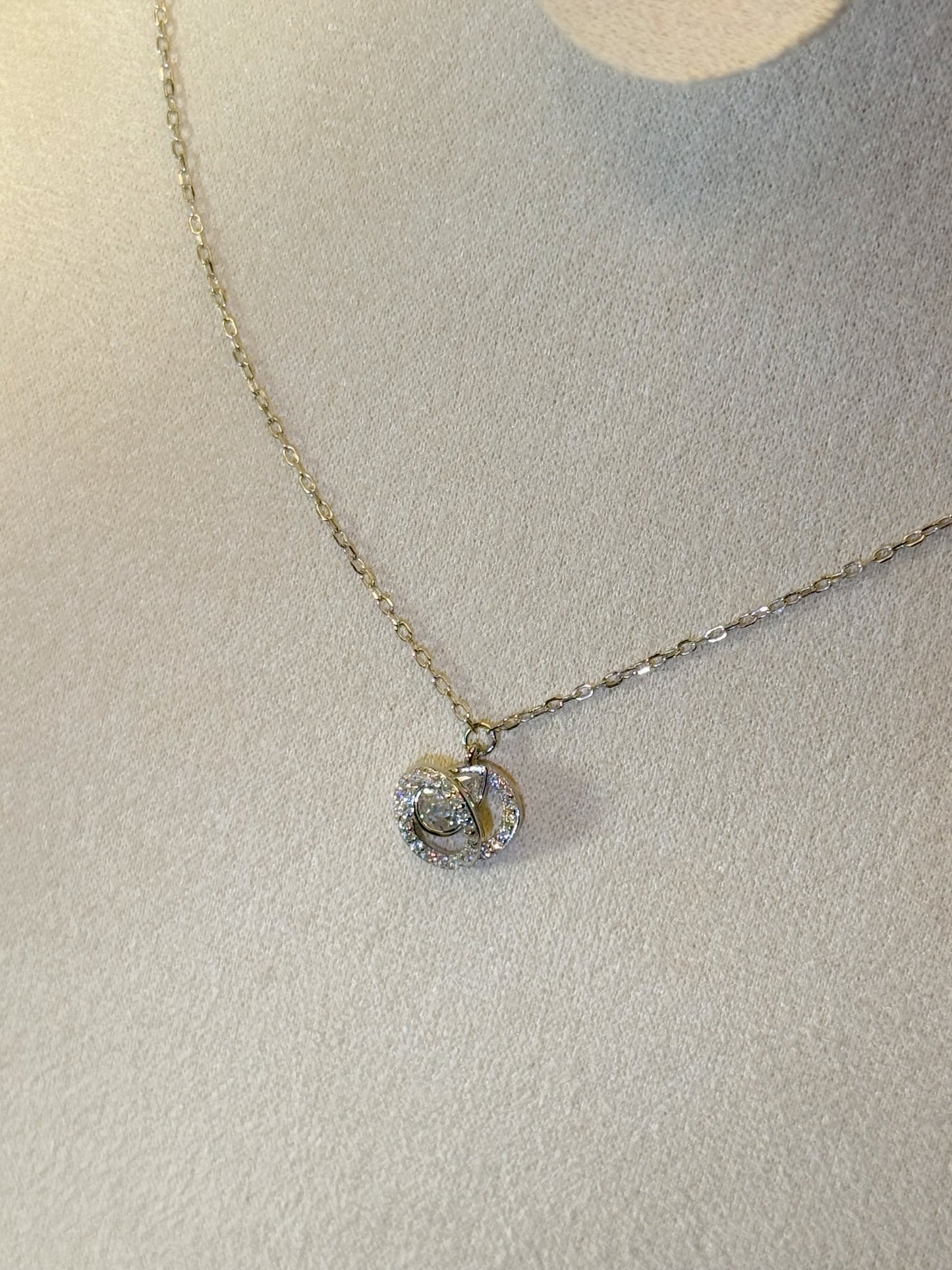 Collier Orbite Éternelle
