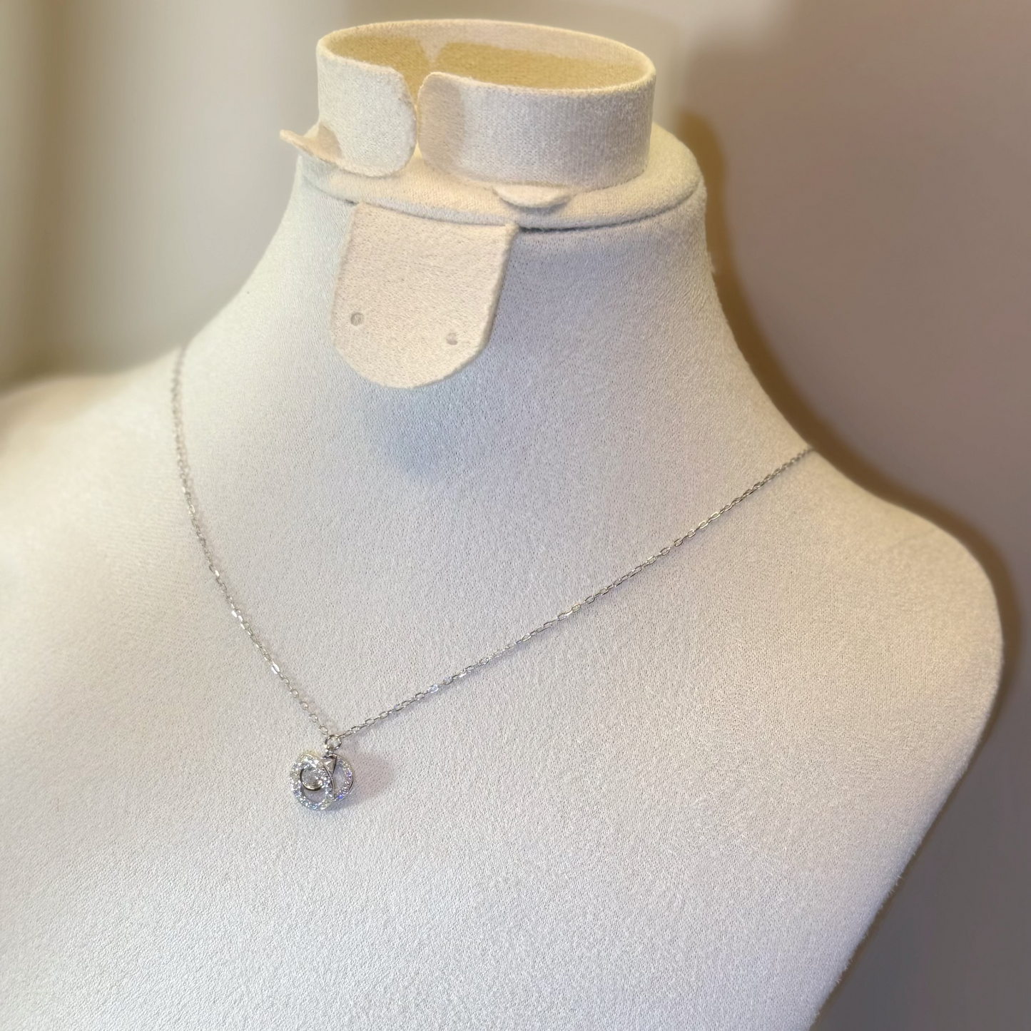 Collier Orbite Éternelle