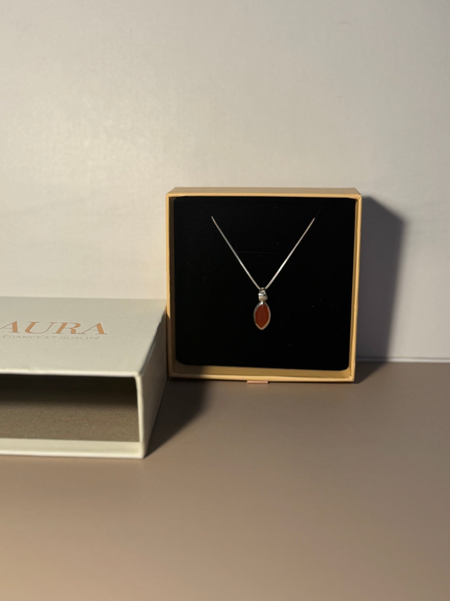 Collier en Cornaline – Monture argentée