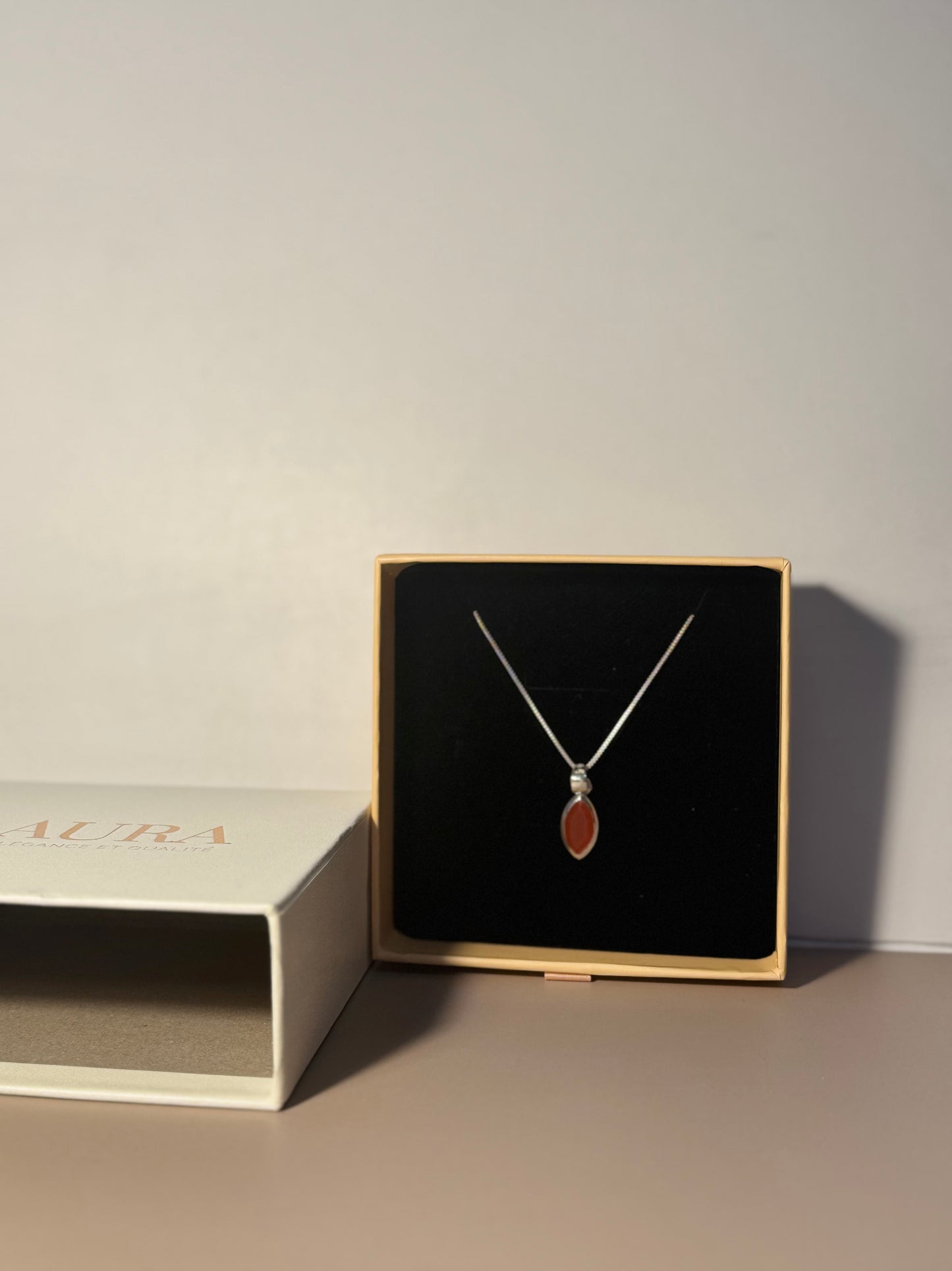 Collier en Cornaline – Monture argentée