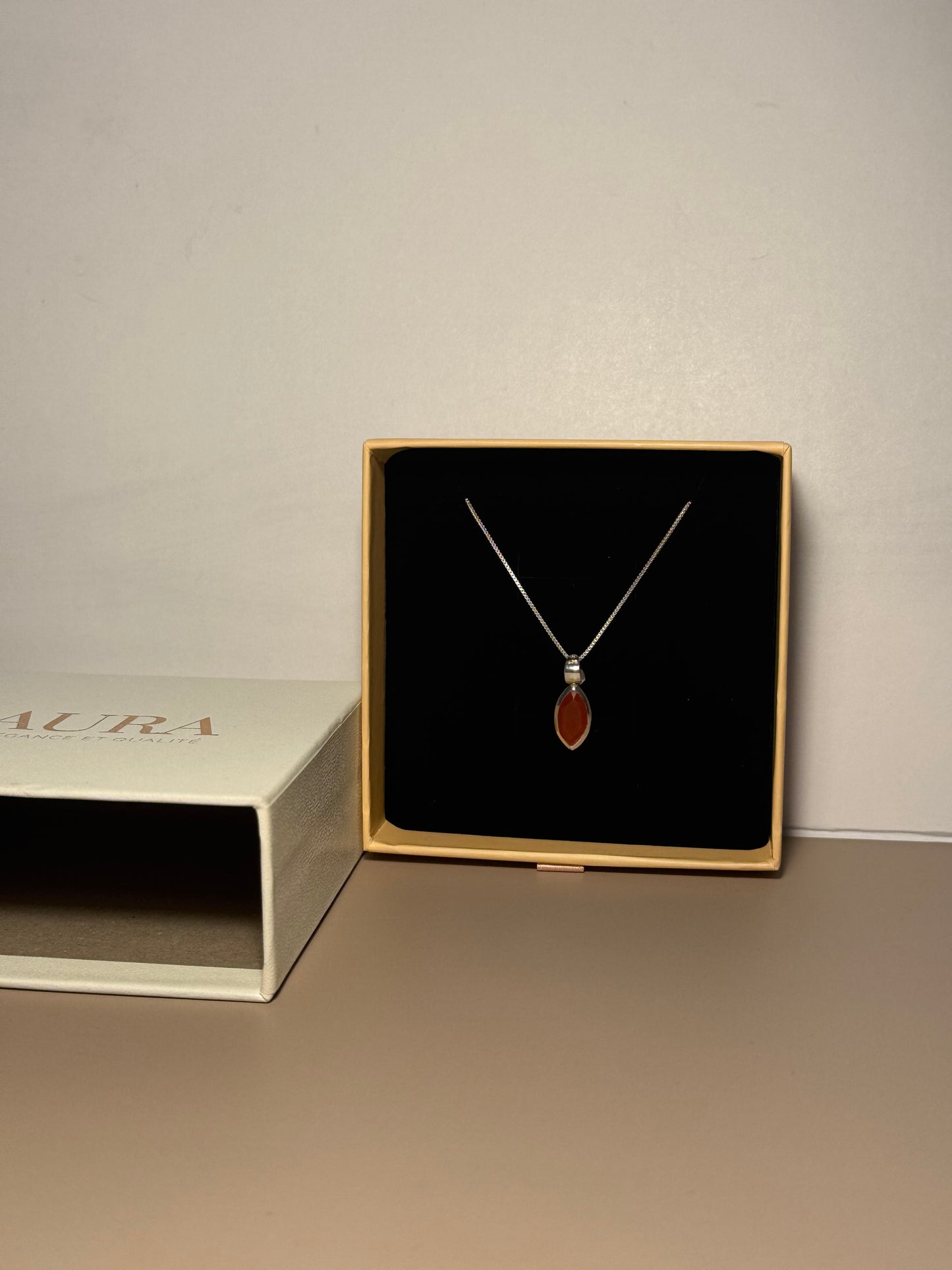 Collier en Cornaline – Monture argentée