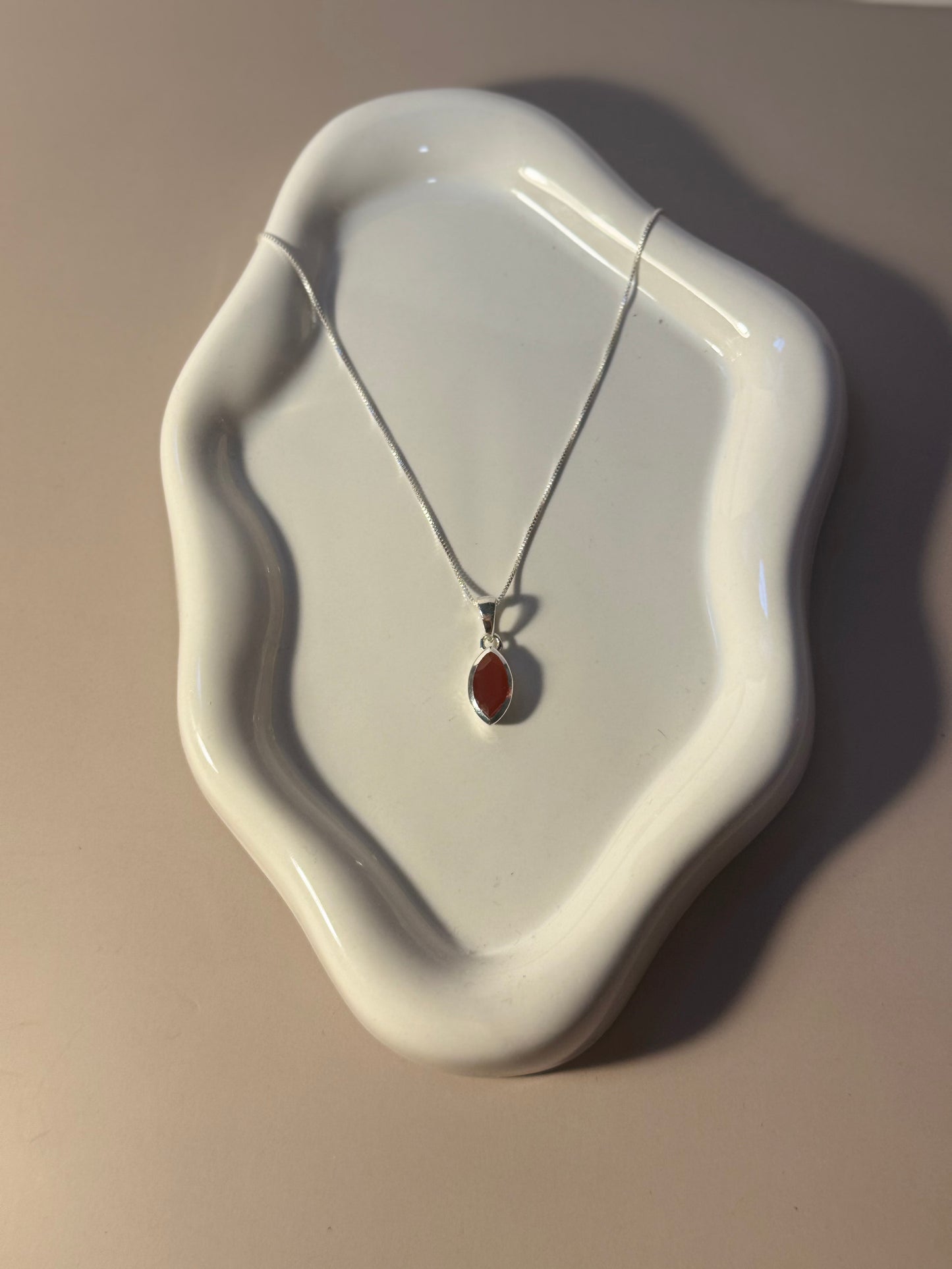 Collier en Cornaline – Monture argentée