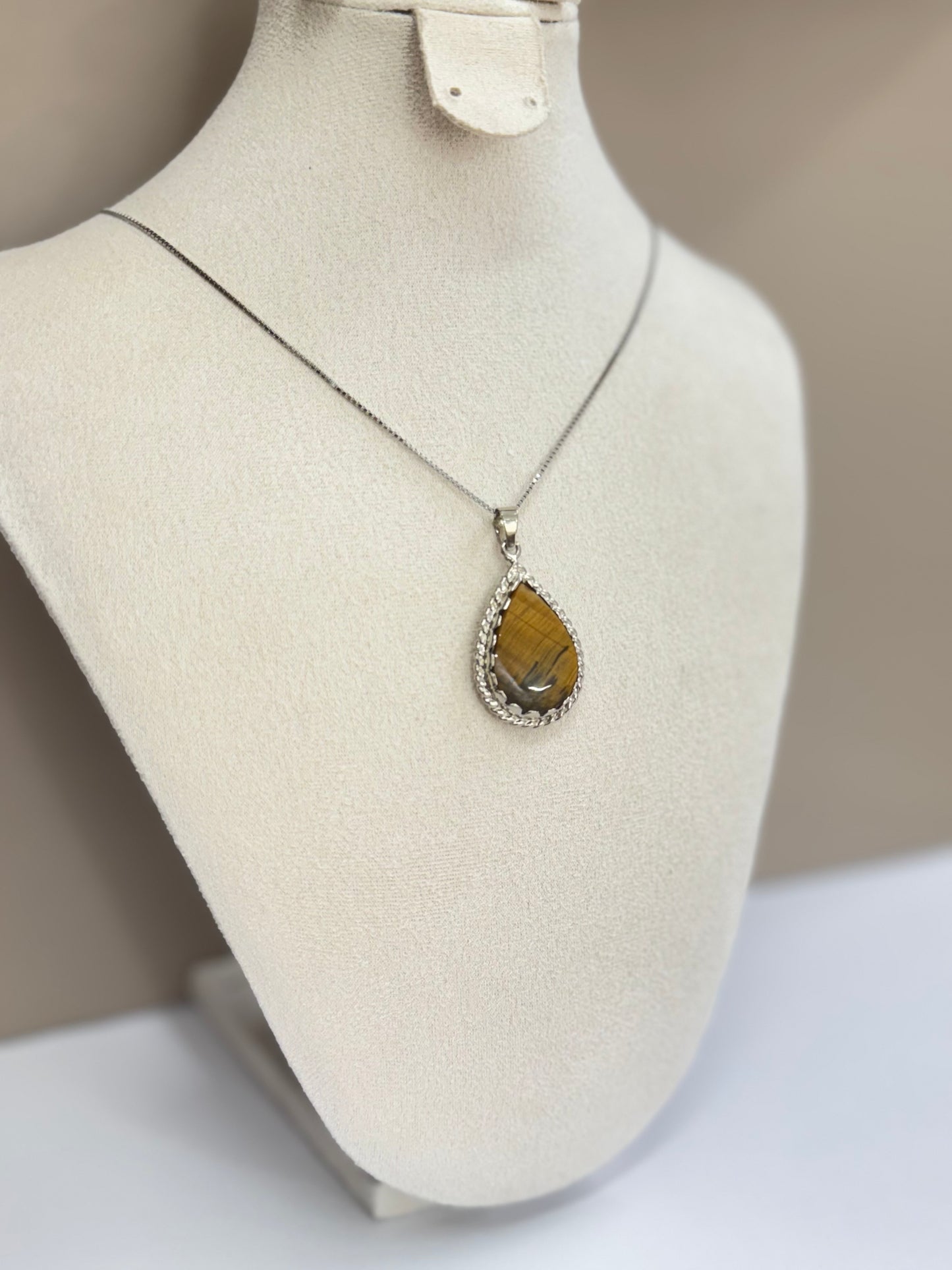 Collier Flamme Solaire (Œil de tigre)