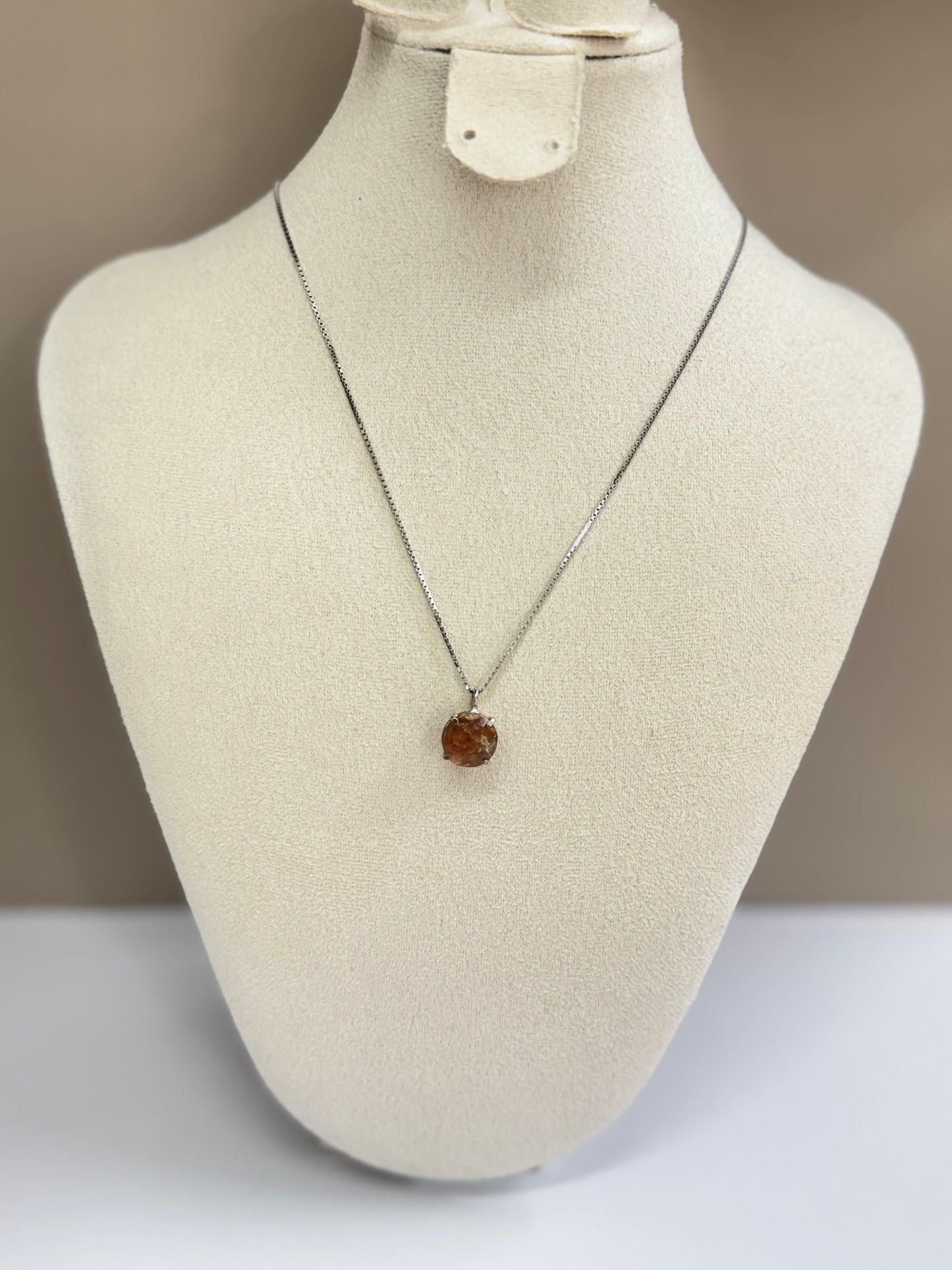 Collier Lueur d’Aurore (Pierre de Soleil)