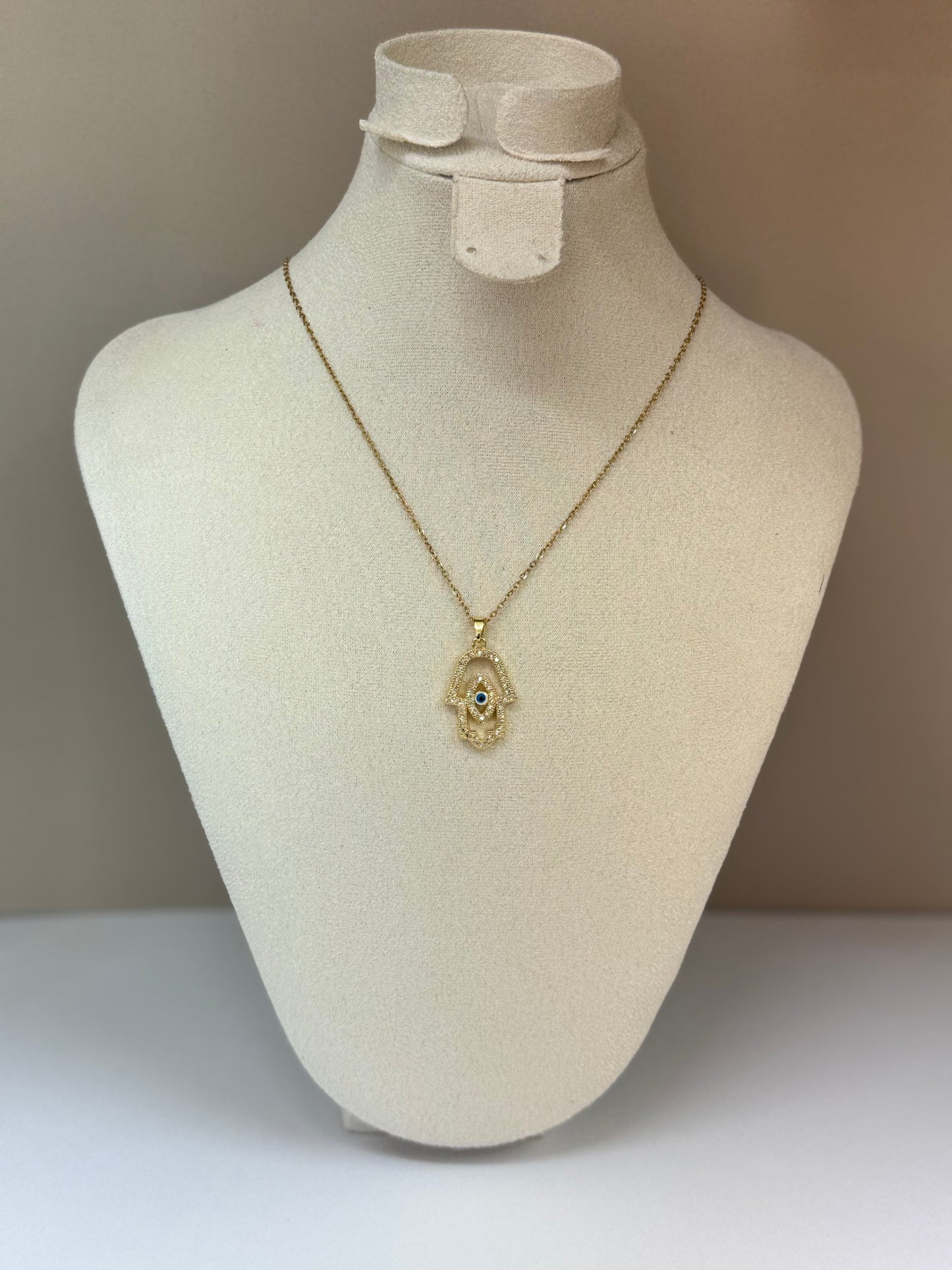 Collier Main Protectrice