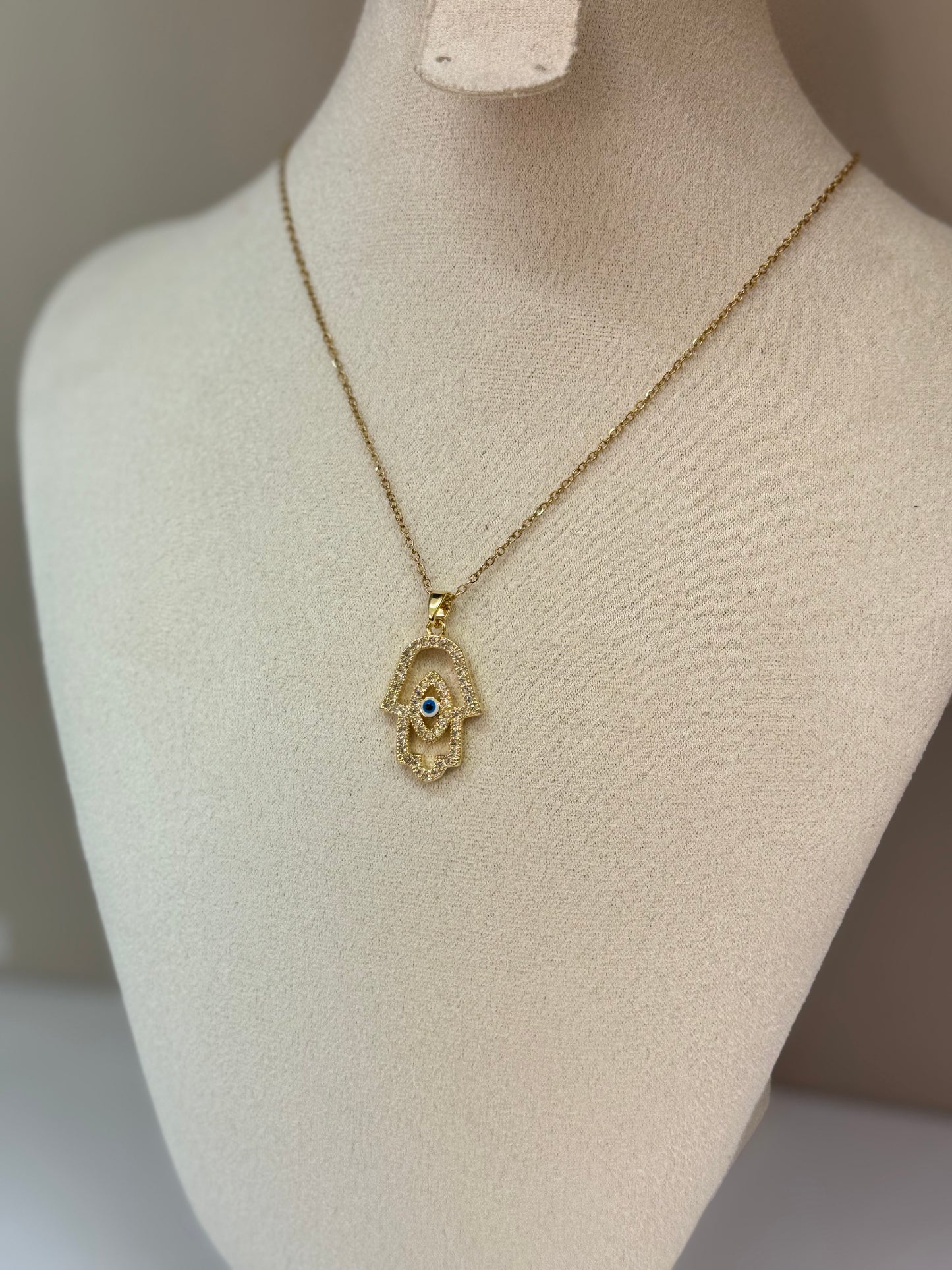 Collier Main Protectrice
