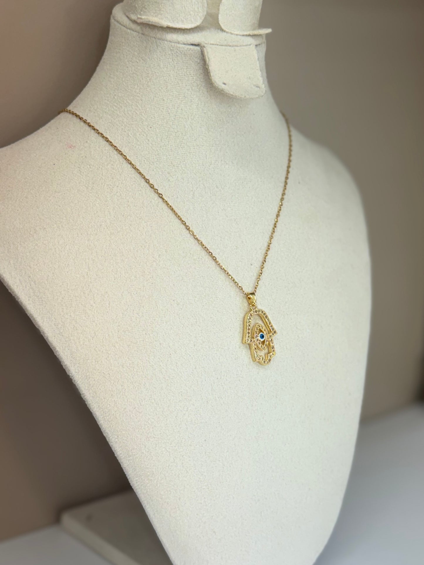 Collier Main Protectrice