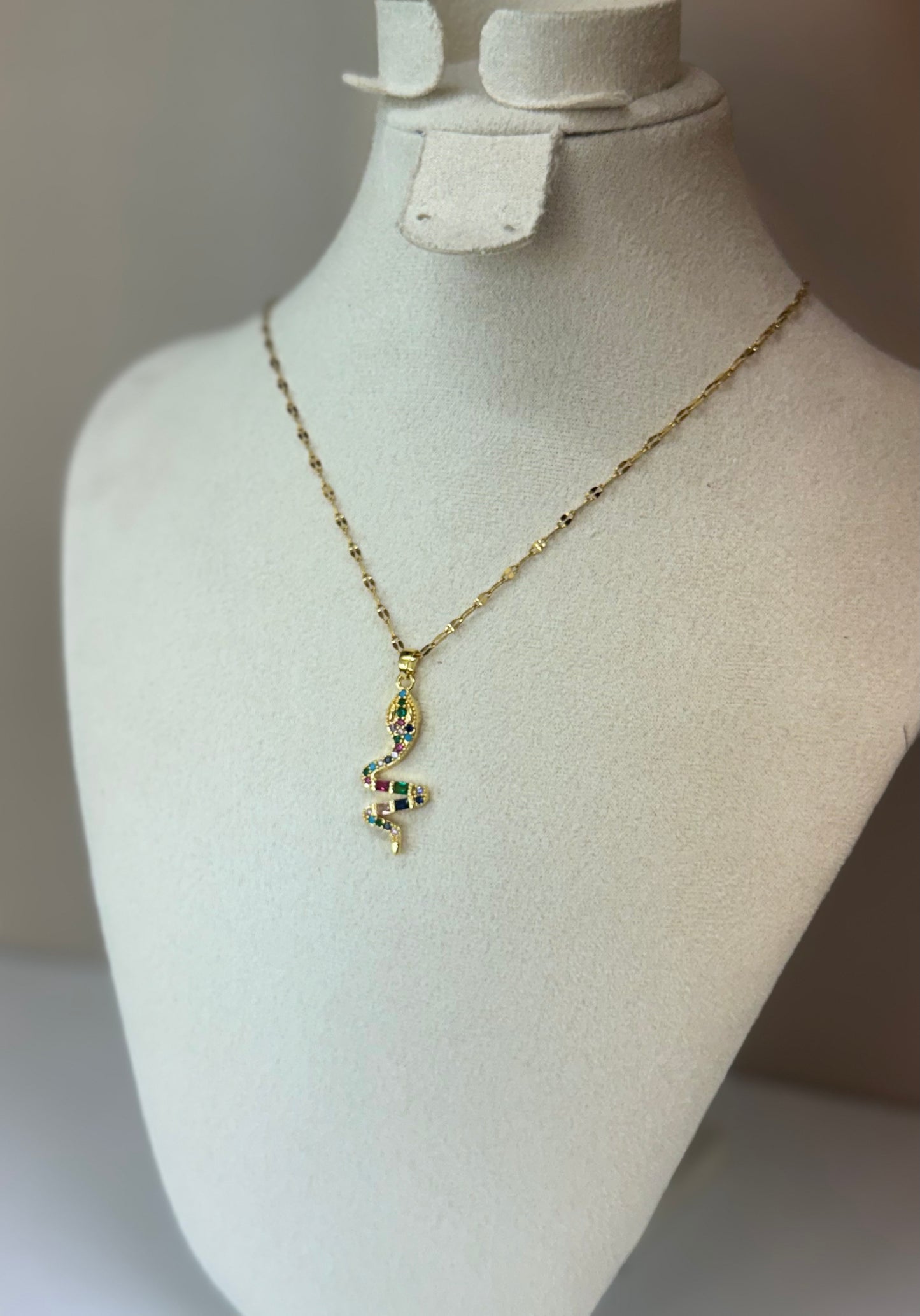 Collier Serpent Éclatant