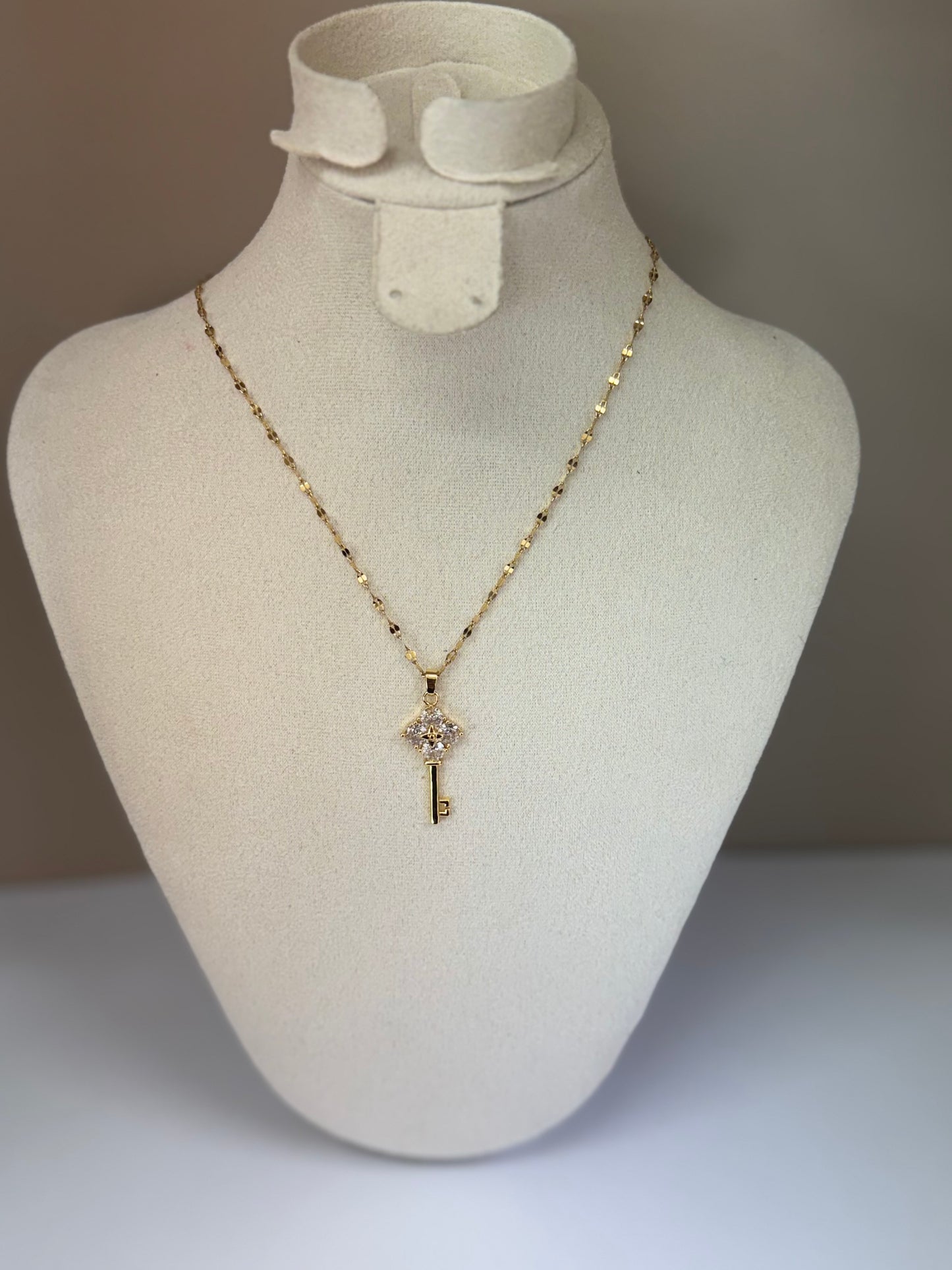 Collier Clé Céleste