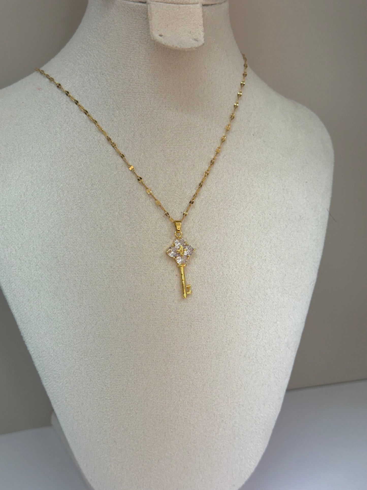 Collier Clé Céleste