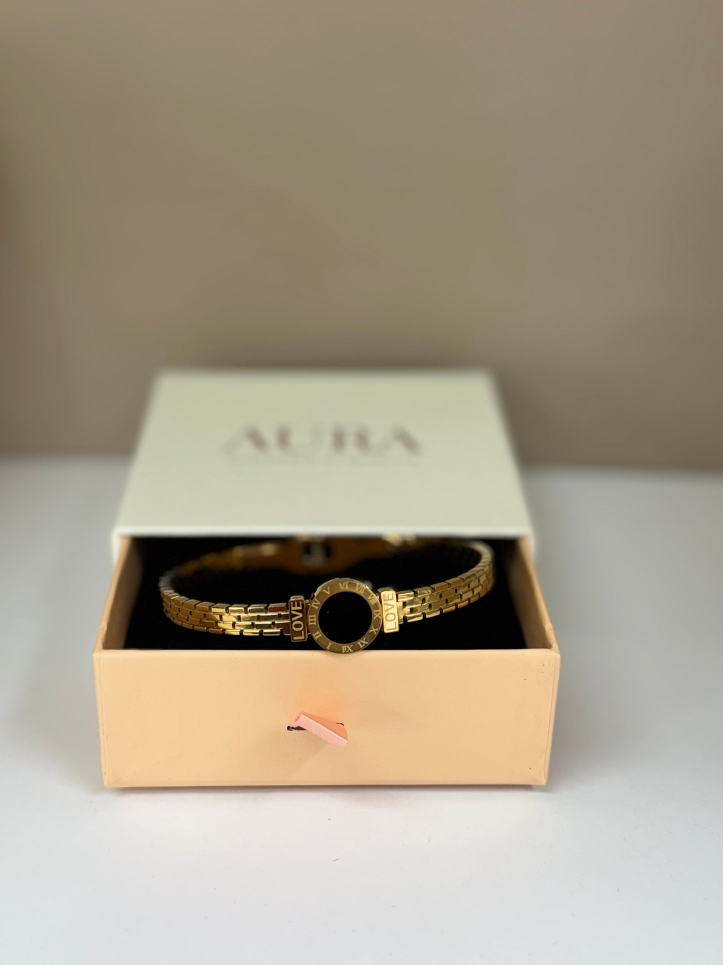 Bracelet Cercle Noir “LOVE”