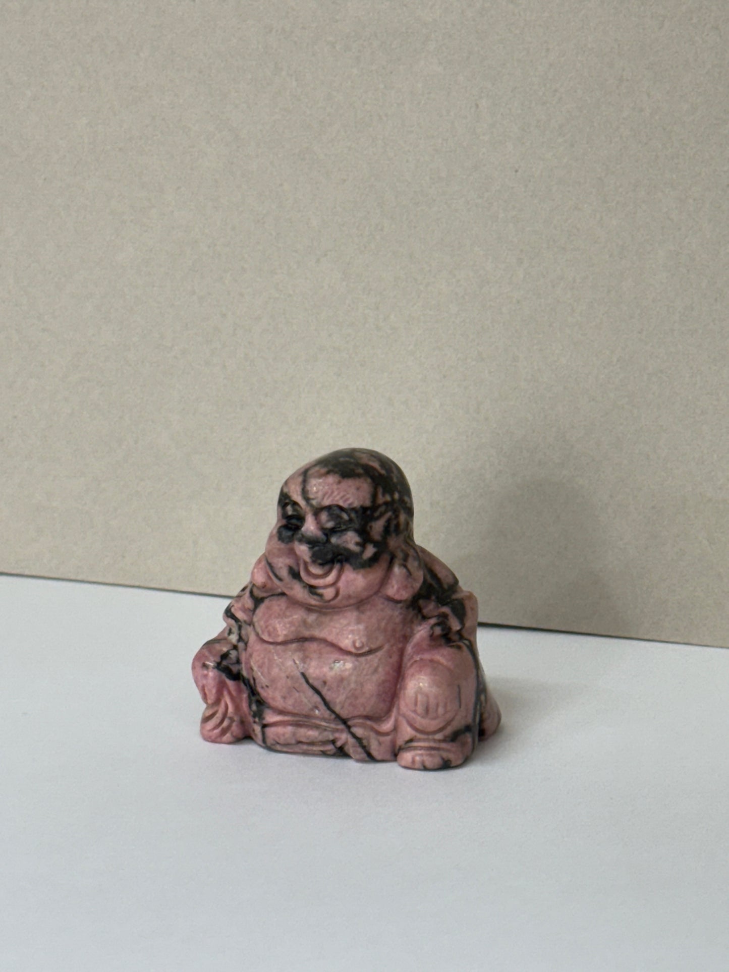 Statue de Bouddha Rieur – Rhodonite