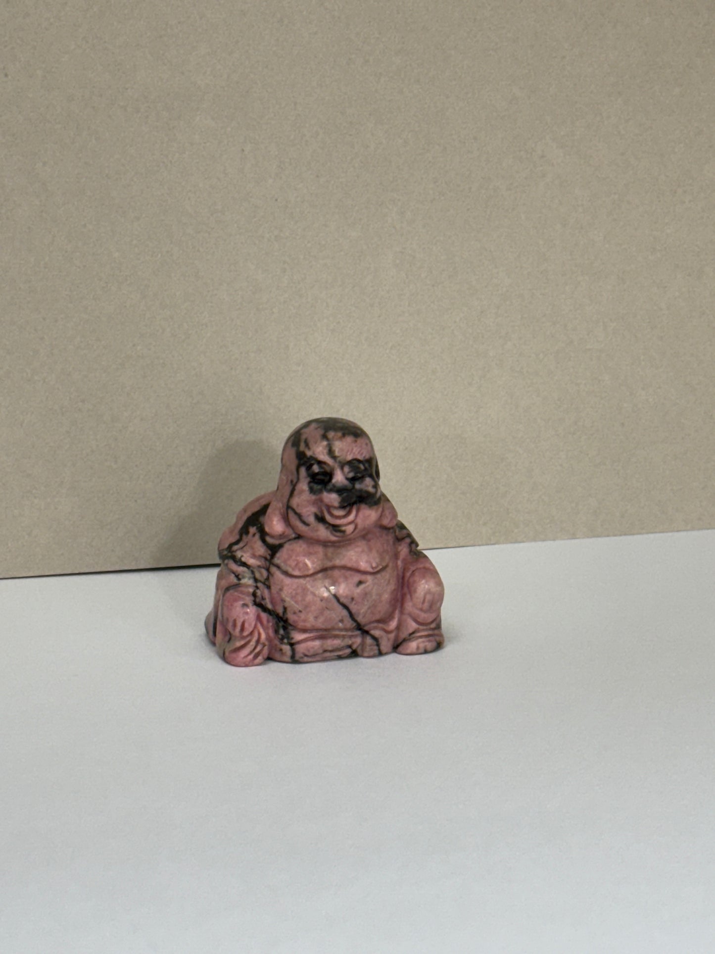 Statue de Bouddha Rieur – Rhodonite