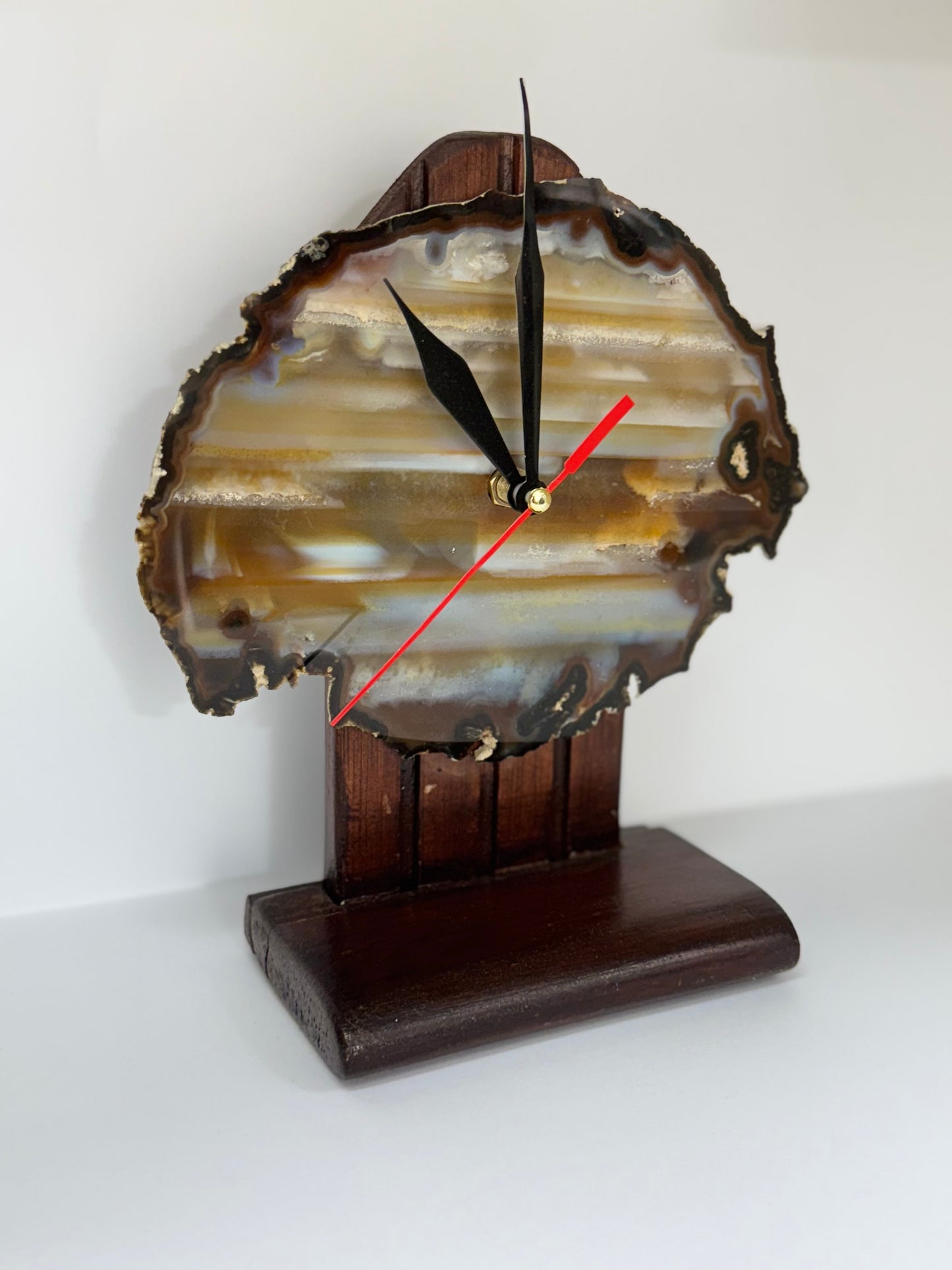 Horloge artisanale en agate rayée