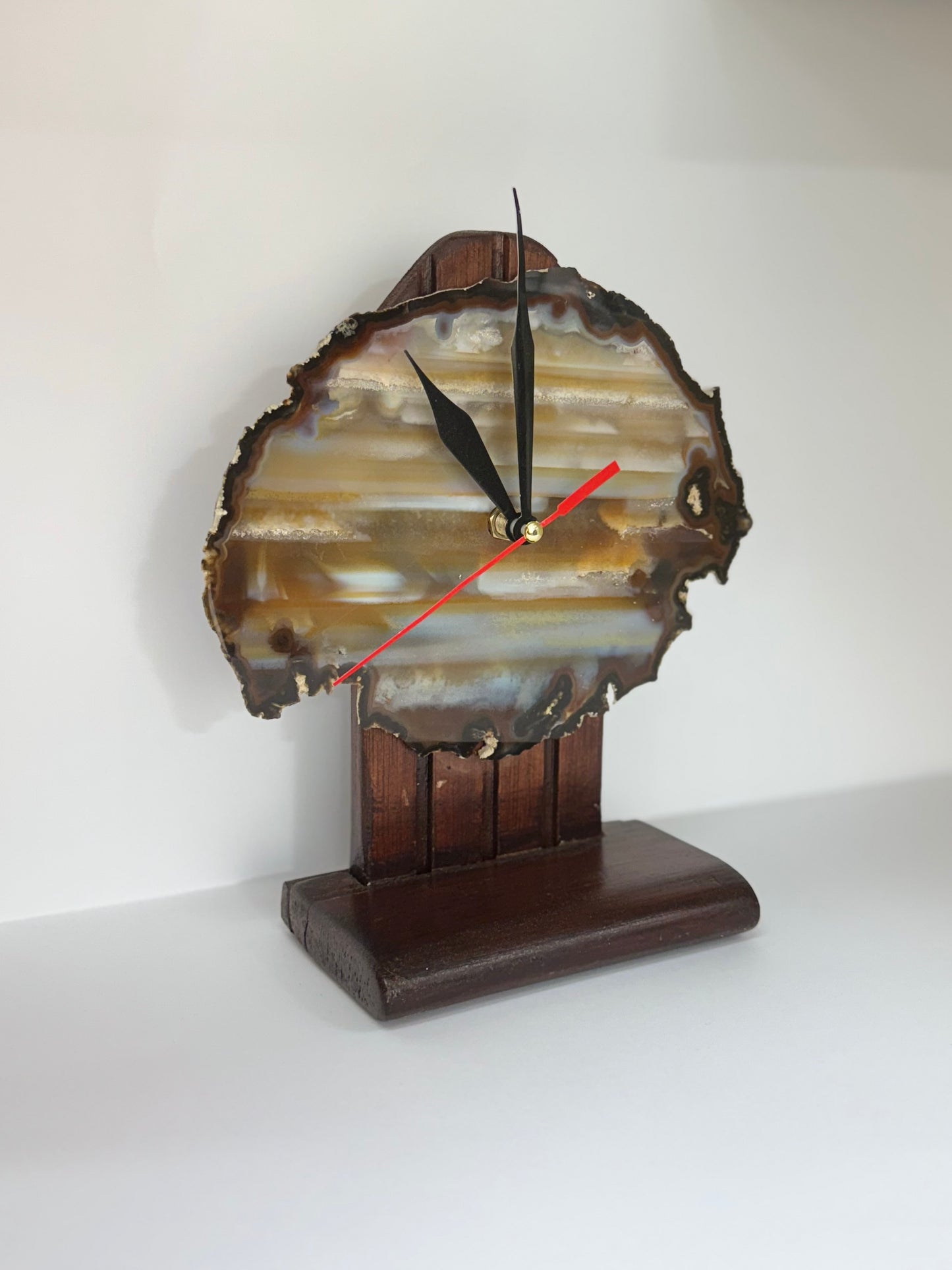 Horloge artisanale en agate rayée